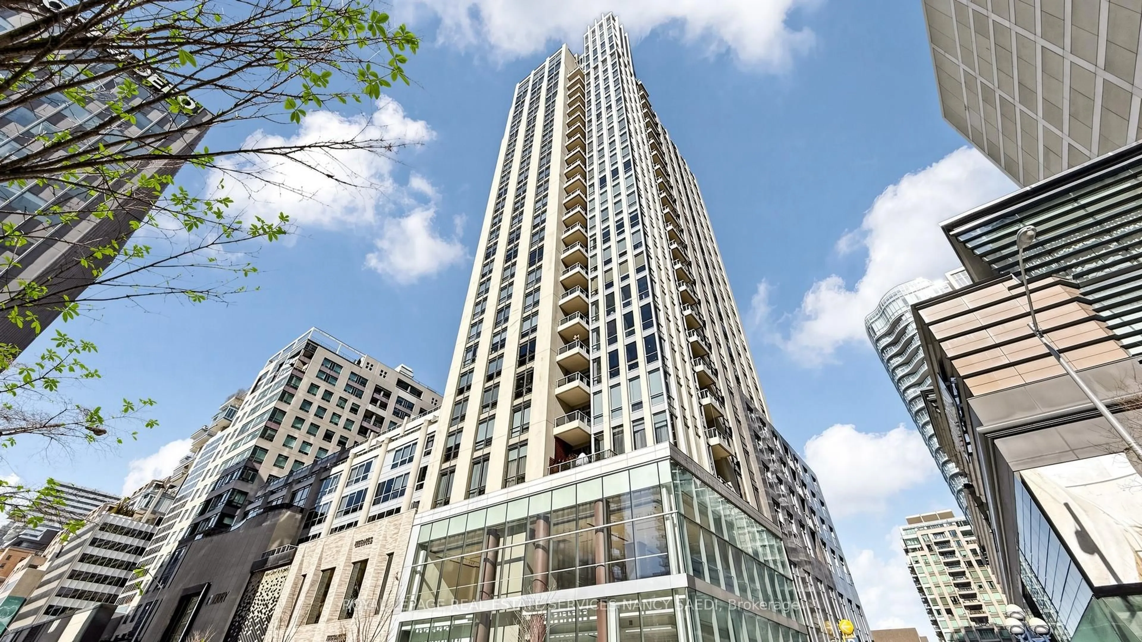 Indoor foyer for 10 Bellair St #802, Toronto Ontario M5R 3T8