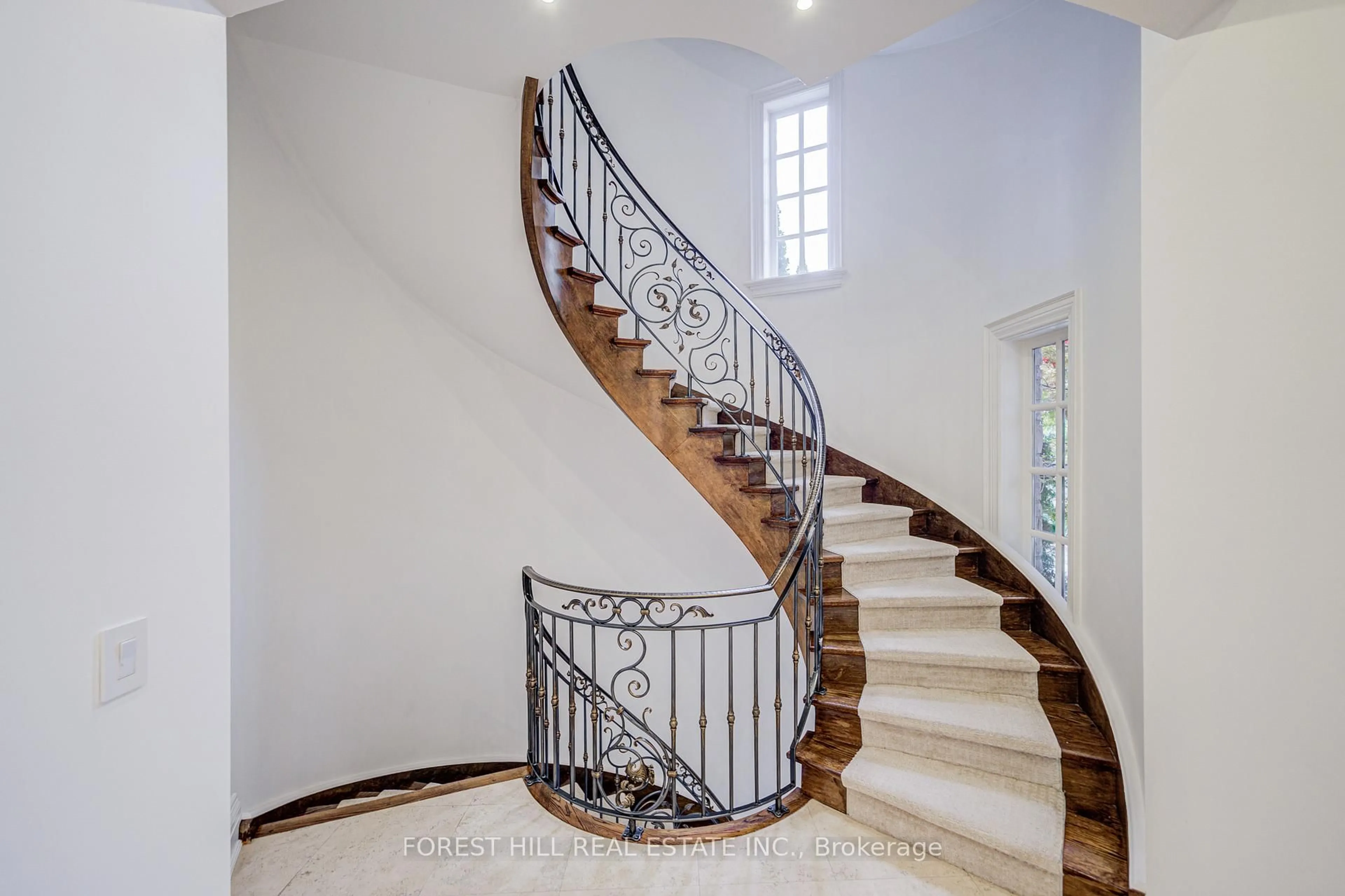 Stairs for 7 Legacy Crt, Toronto Ontario M2L 2Y7