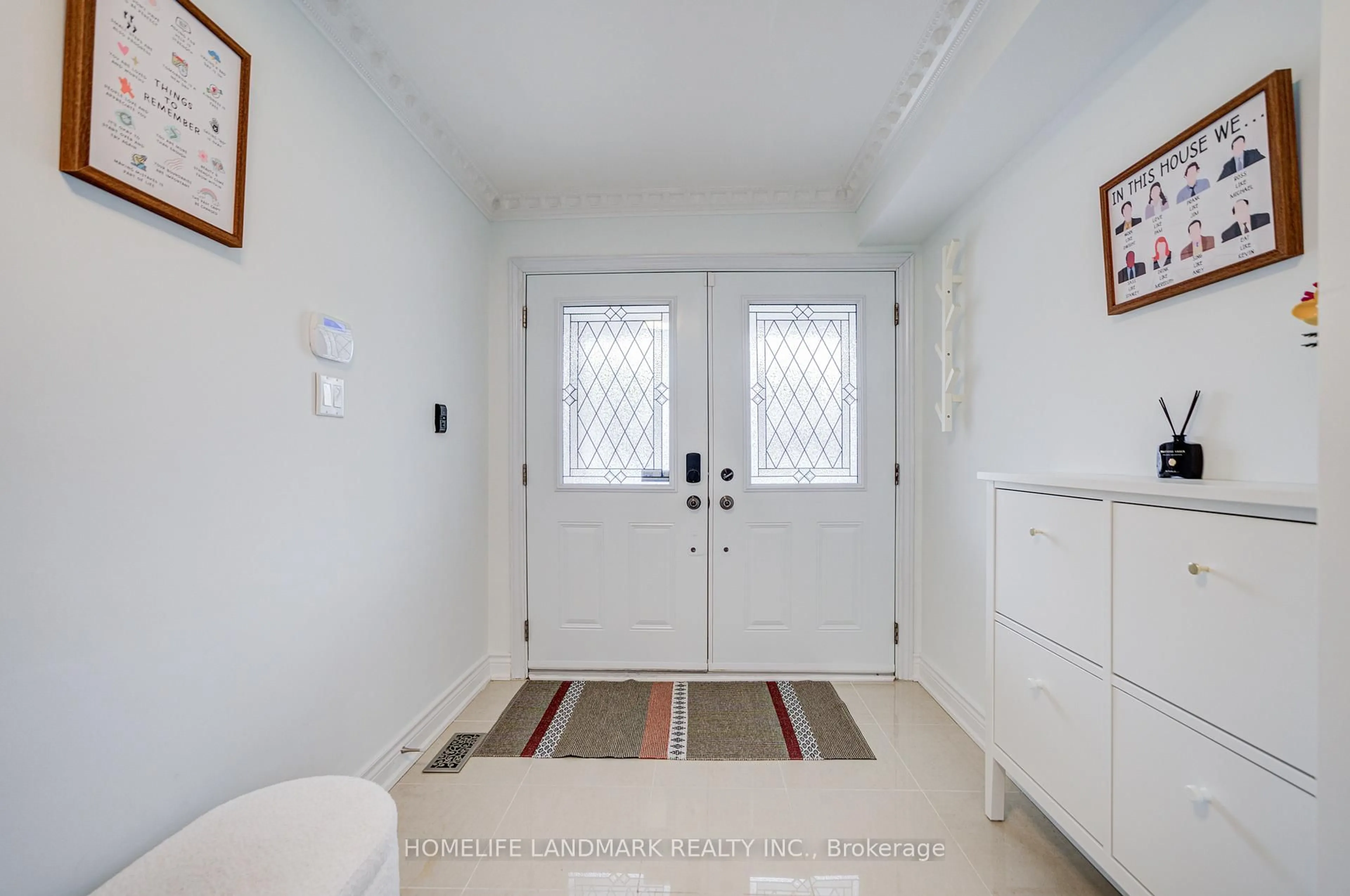 Indoor entryway for 53 Chipwood Cres, Toronto Ontario M2J 3X6