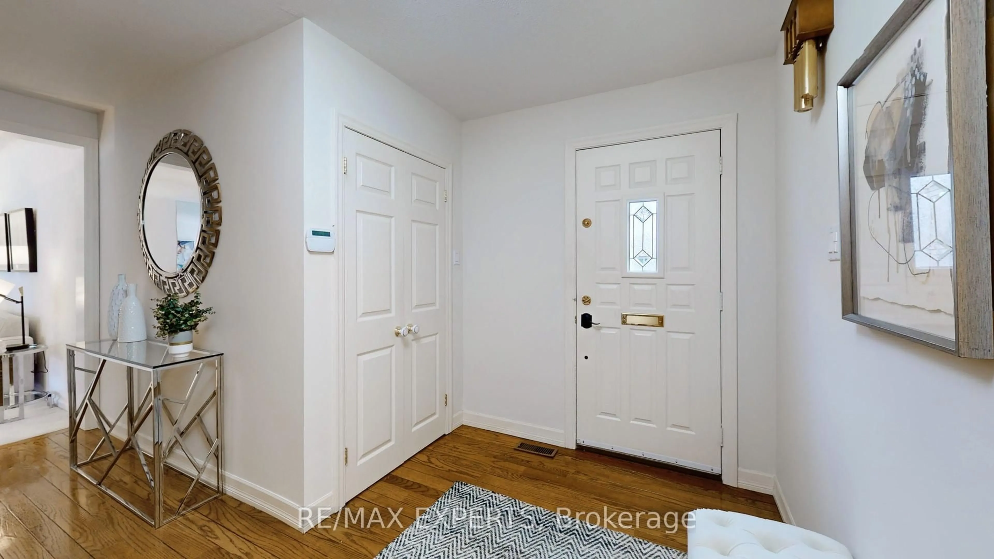 Indoor entryway for 187 Cassandra Blvd, Toronto Ontario M3A 1T4