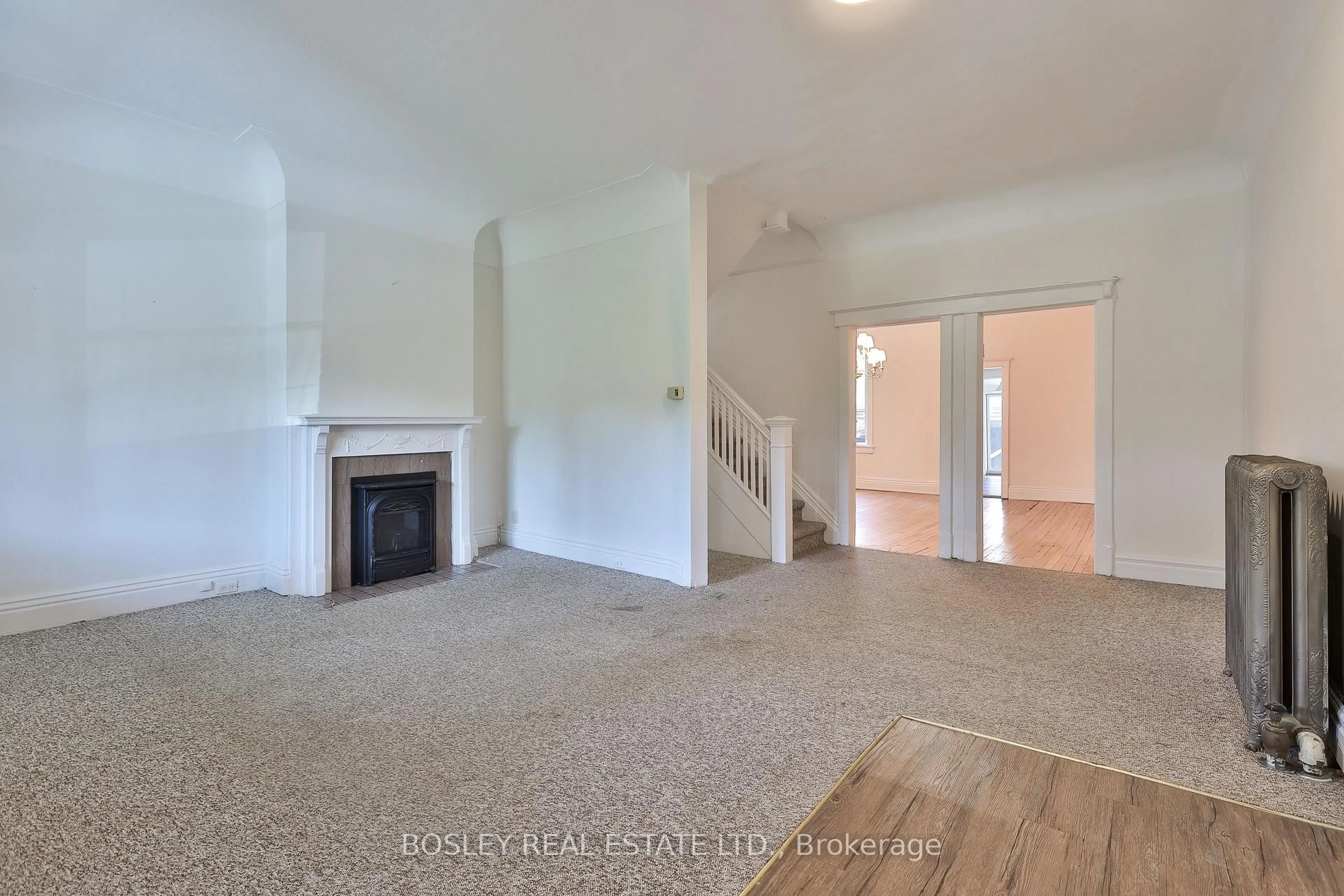 A pic of a room for 15 Kendal Ave, Toronto Ontario M5R 1L5