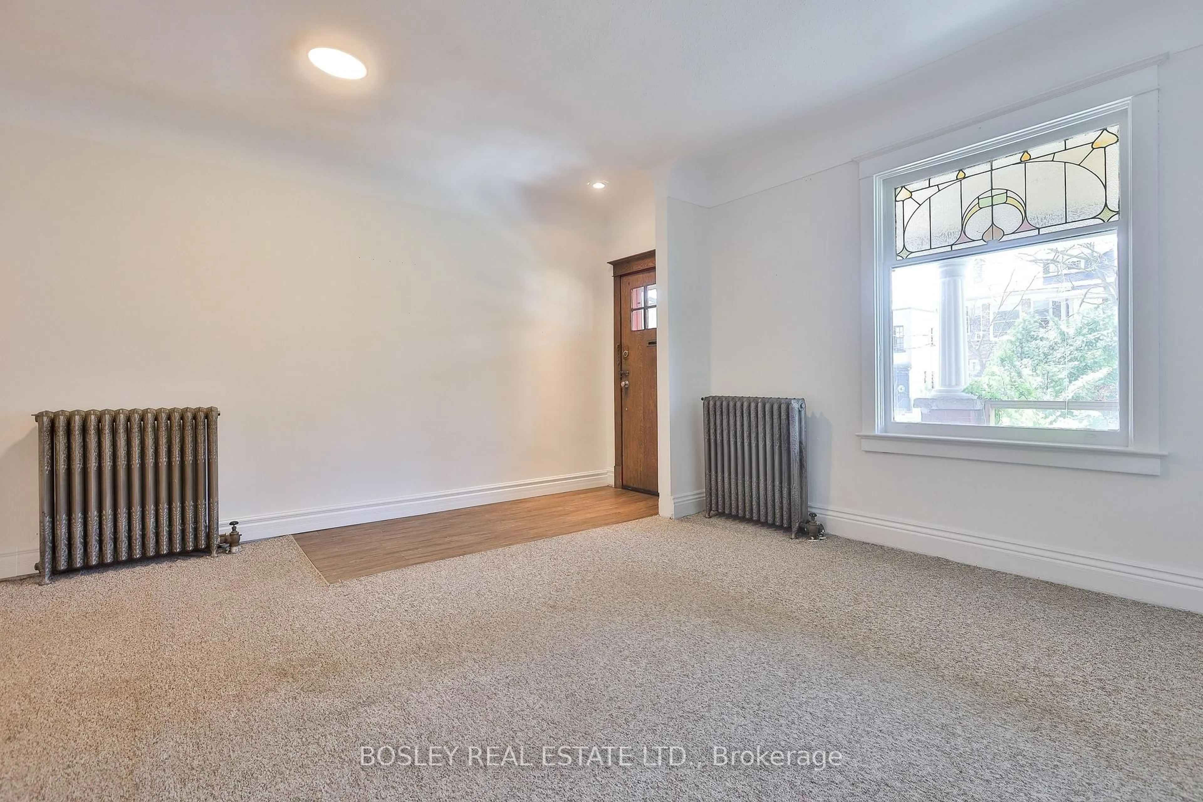 A pic of a room for 15 Kendal Ave, Toronto Ontario M5R 1L5