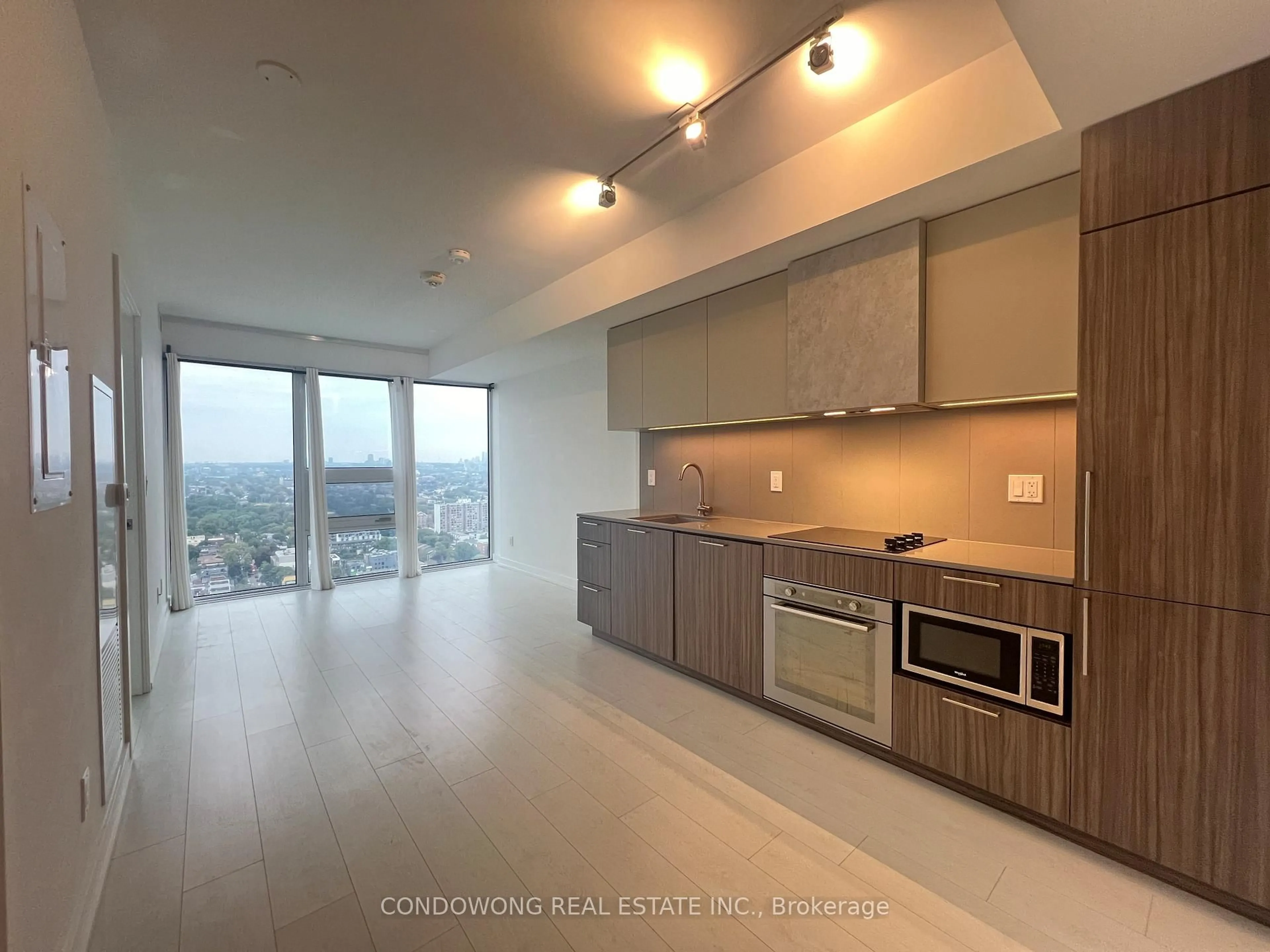 Unknown for 19 Western Battery Rd #3118, Toronto Ontario M6K 0E3