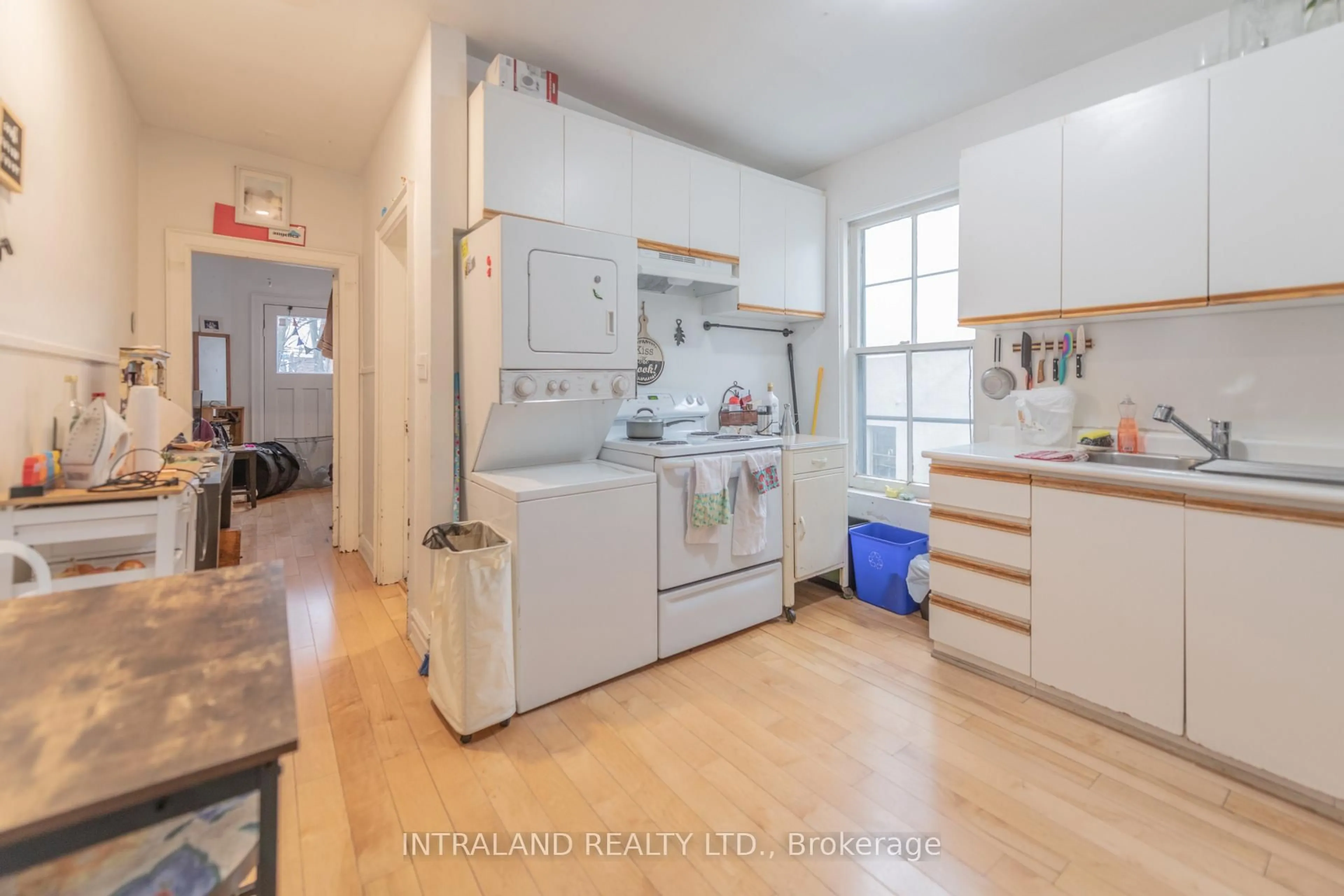Unknown for 284 Lisgar St, Toronto Ontario M6J 3G9