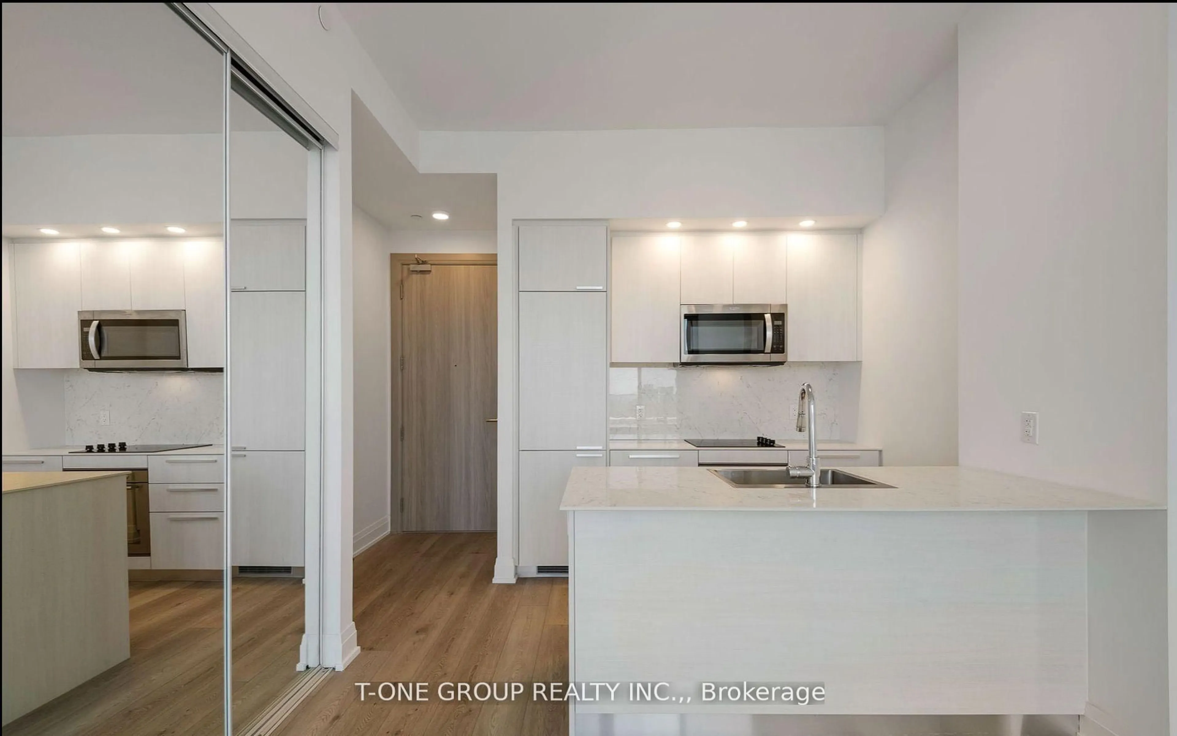 Standard kitchen, wood/laminate floor for 75 Canterbury Pl #Ph107, Toronto Ontario M2N 0L2