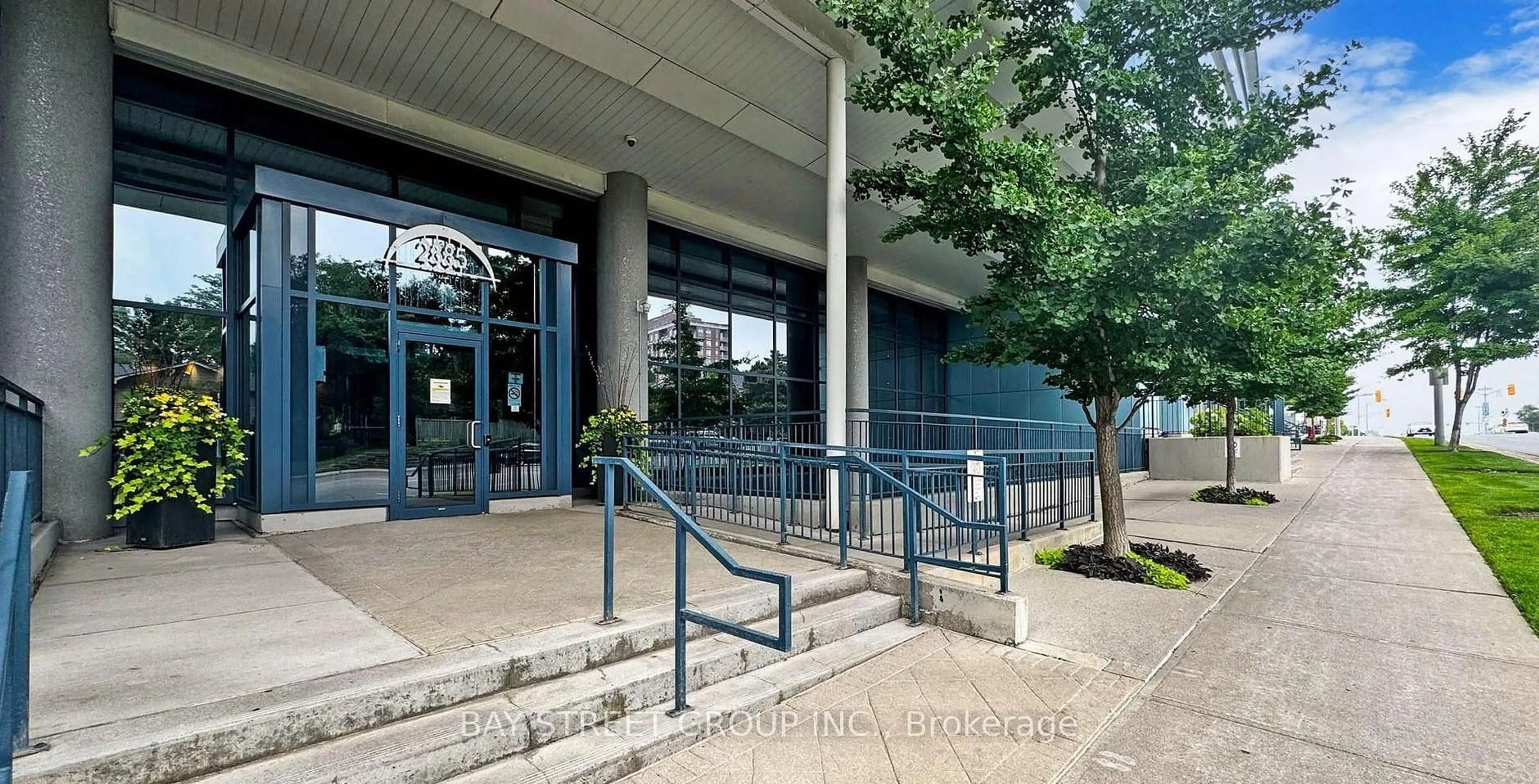 Indoor foyer for 2885 Bayview Ave #1421, Toronto Ontario M2K 0A3