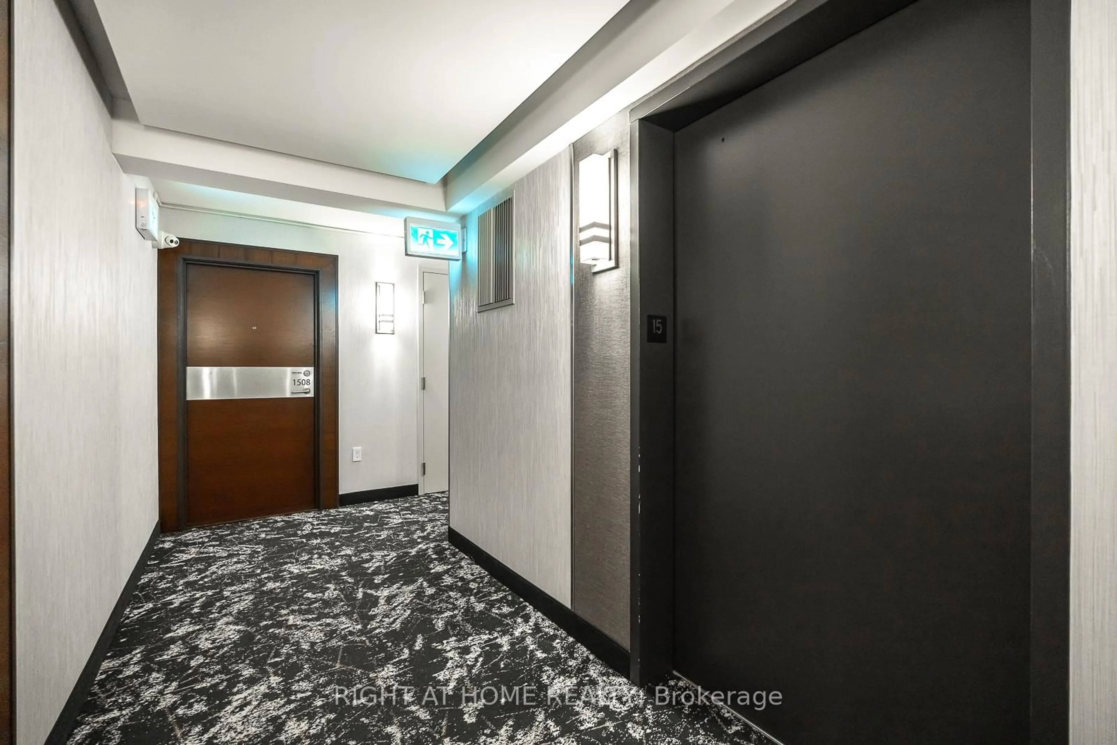 Indoor foyer for 10 Capreol Crt #1508, Toronto Ontario M5V 4B3