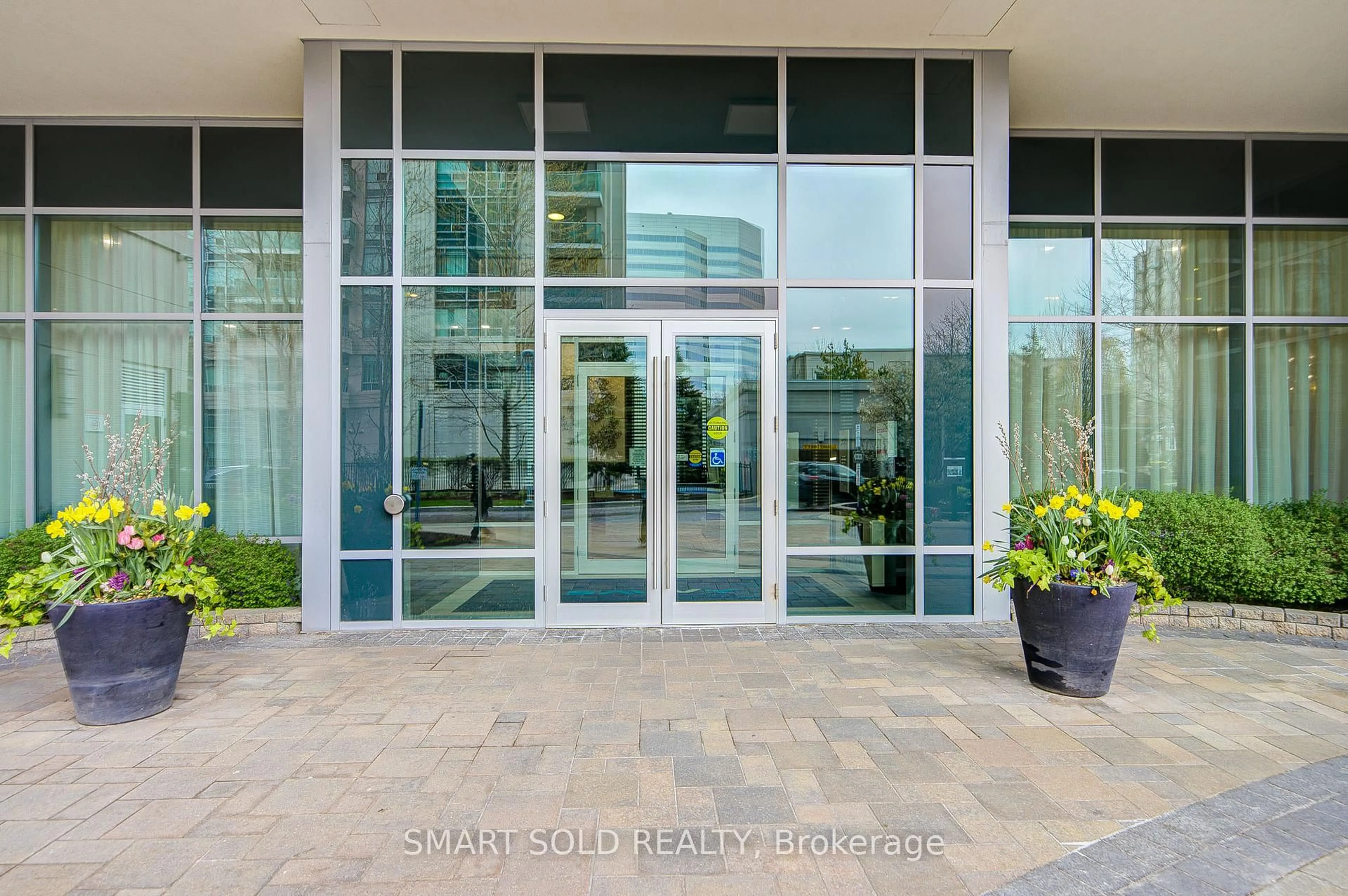 Indoor foyer for 17 Anndale Dr #1216, Toronto Ontario M2N 2W7