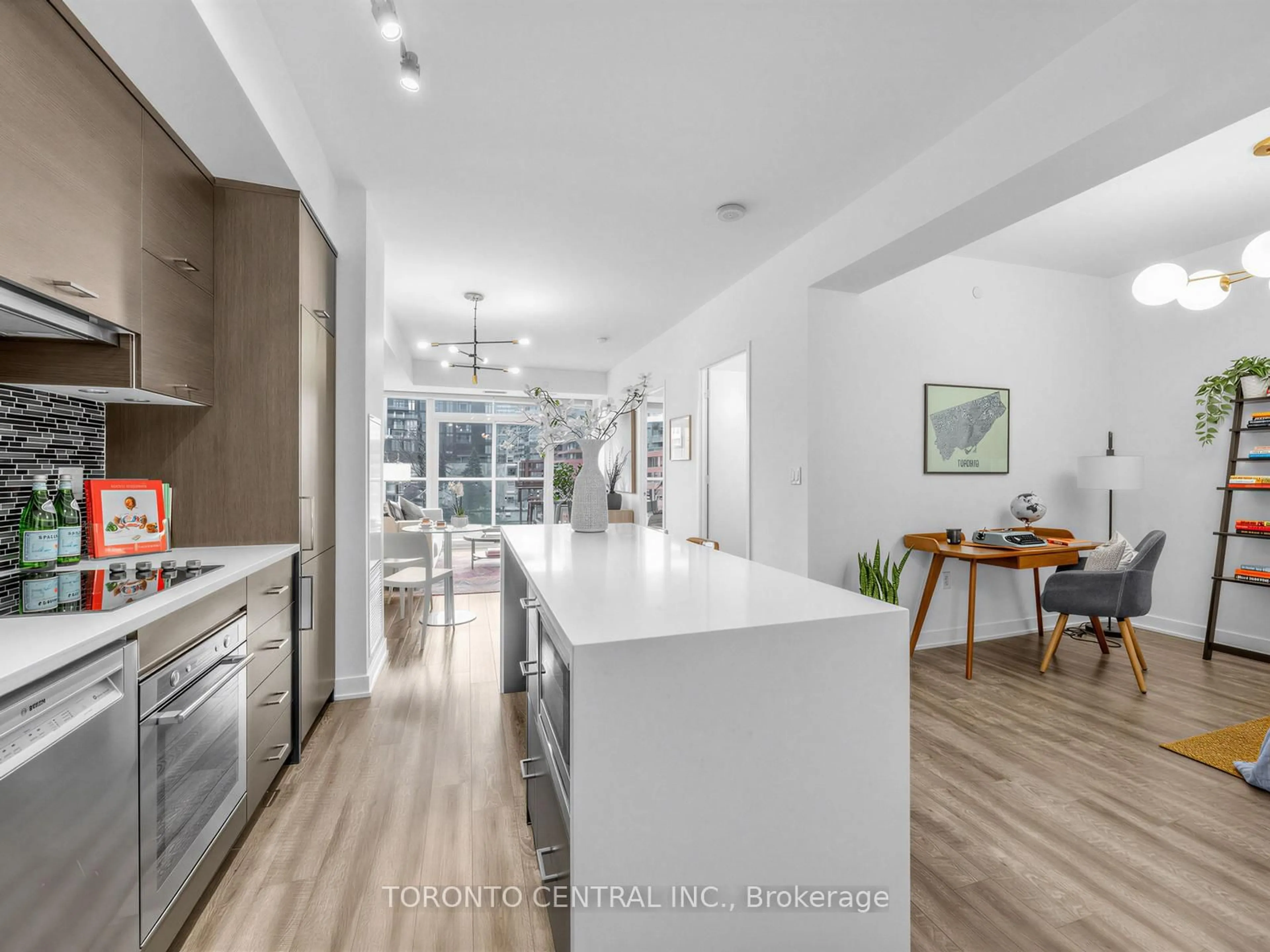 Open concept kitchen, unknown for 106 Dovercourt Rd #402, Toronto Ontario M6J 0G4
