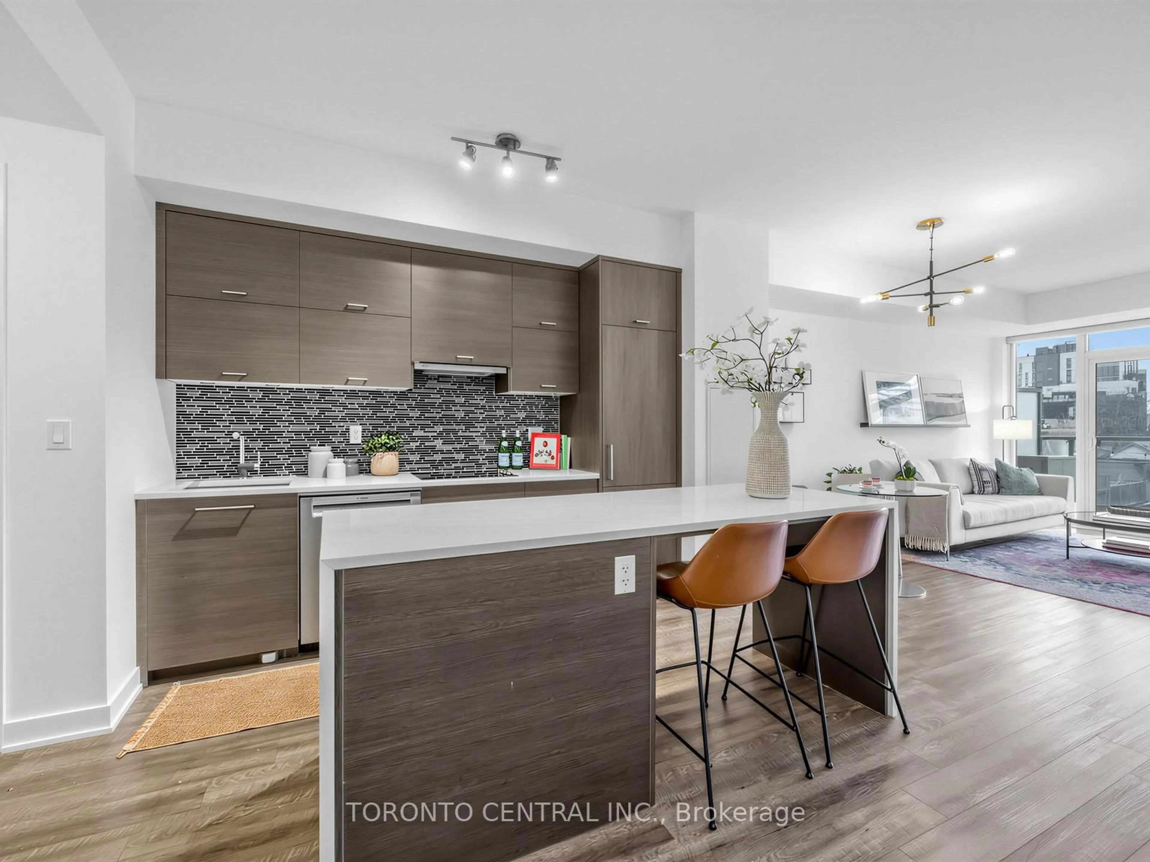 Open concept kitchen, unknown for 106 Dovercourt Rd #402, Toronto Ontario M6J 0G4