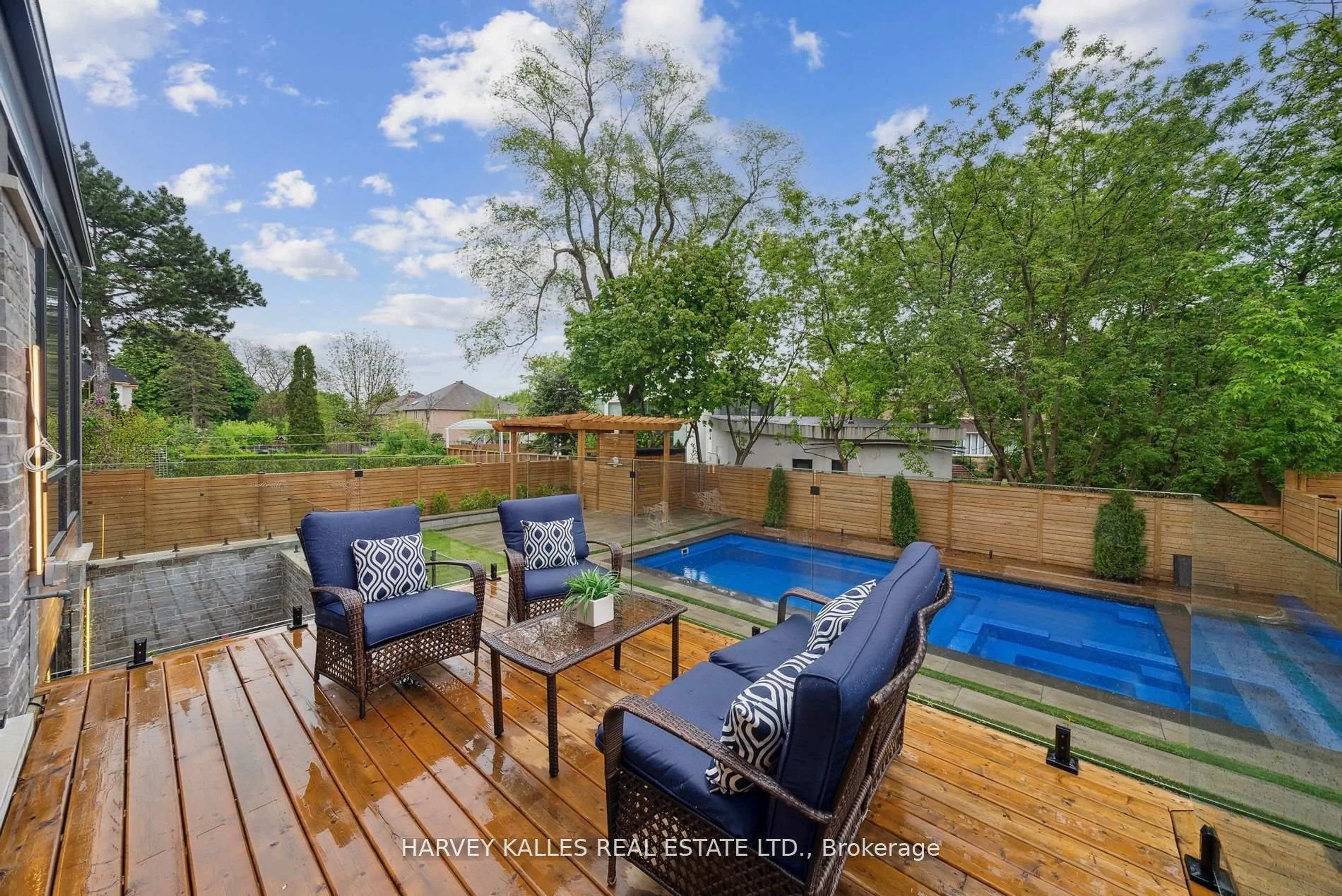 Patio, water/lake/river/ocean view for 139 Newton Dr, Toronto Ontario M2M 2N4