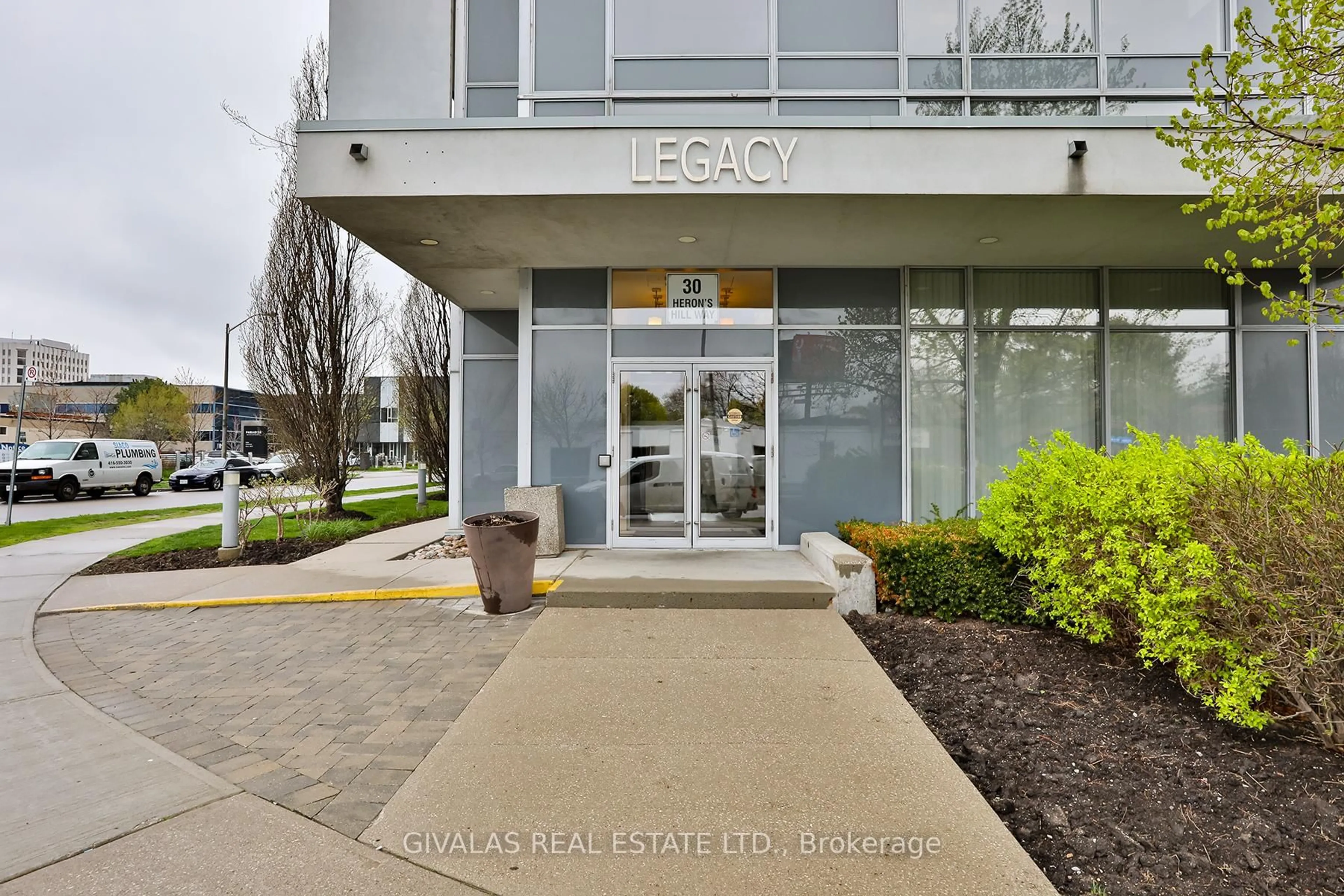 Indoor entryway for 30 Herons Hill Way #2110, Toronto Ontario M2J 0A7