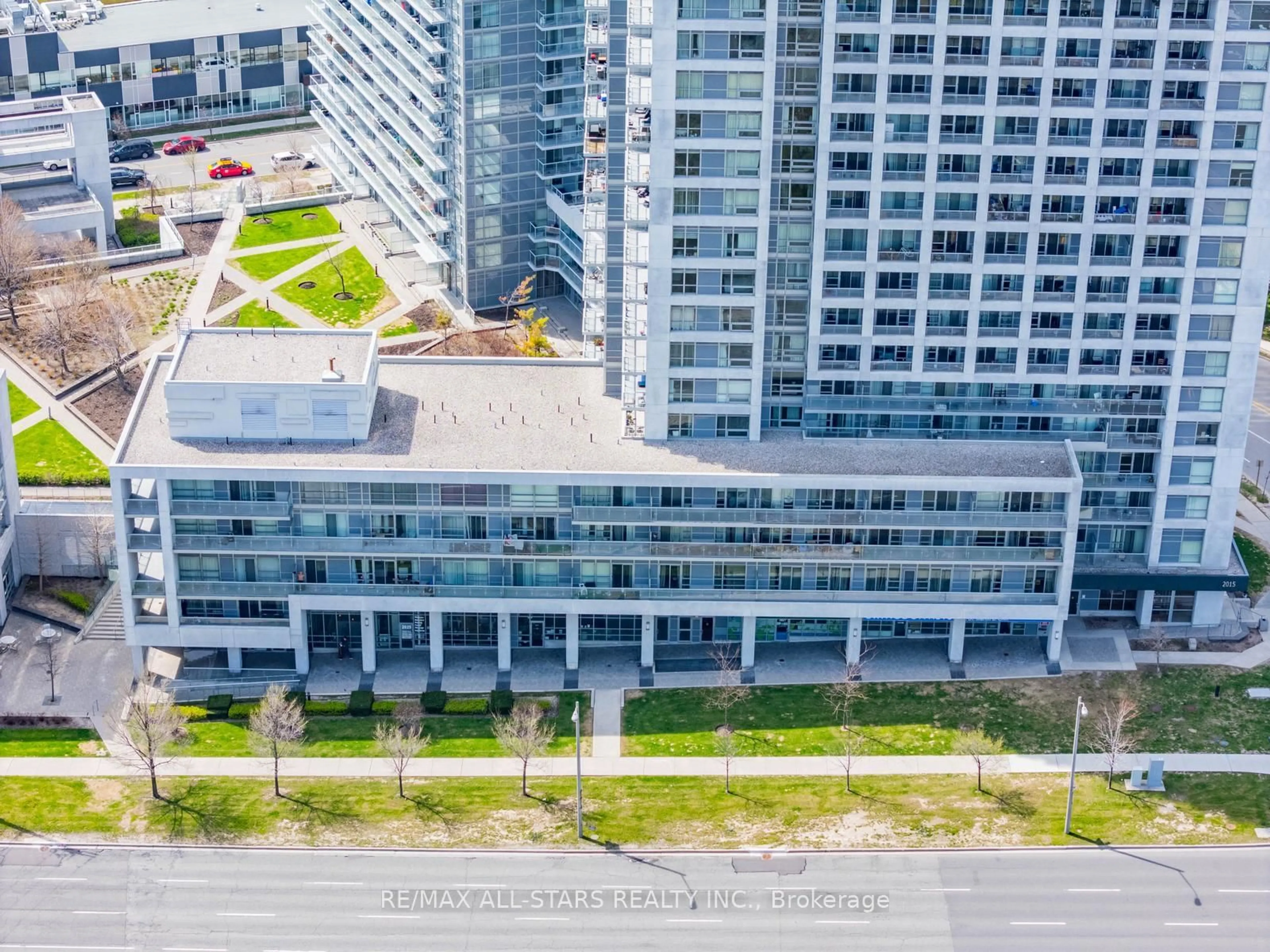 A pic from outside/outdoor area/front of a property/back of a property/a pic from drone, city buildings view from balcony for 2015 Sheppard Ave #407, Toronto Ontario M2J 0B3