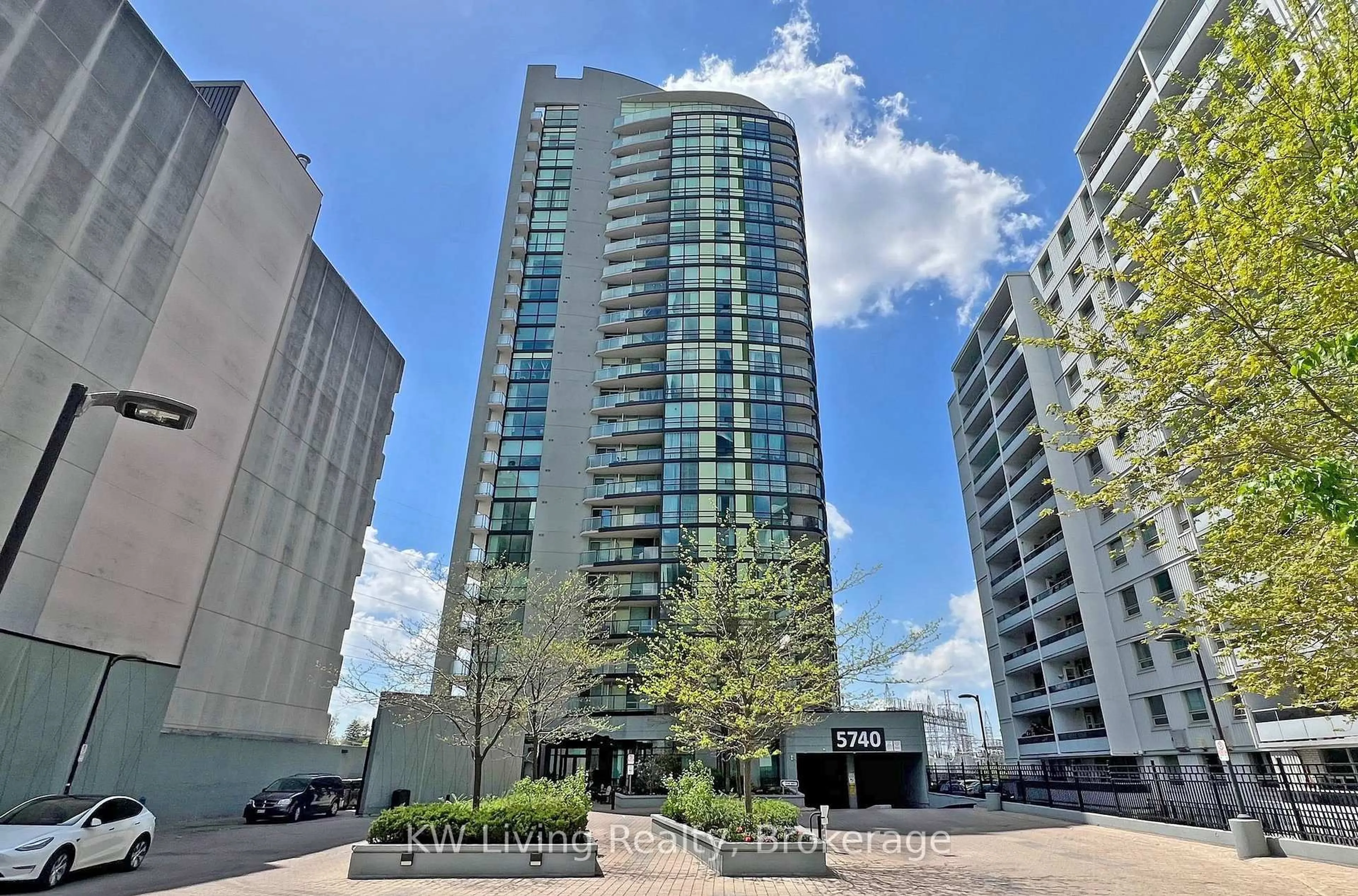 A pic from outside/outdoor area/front of a property/back of a property/a pic from drone, unknown for 5740 Yonge St #409, Toronto Ontario M2M 0B1