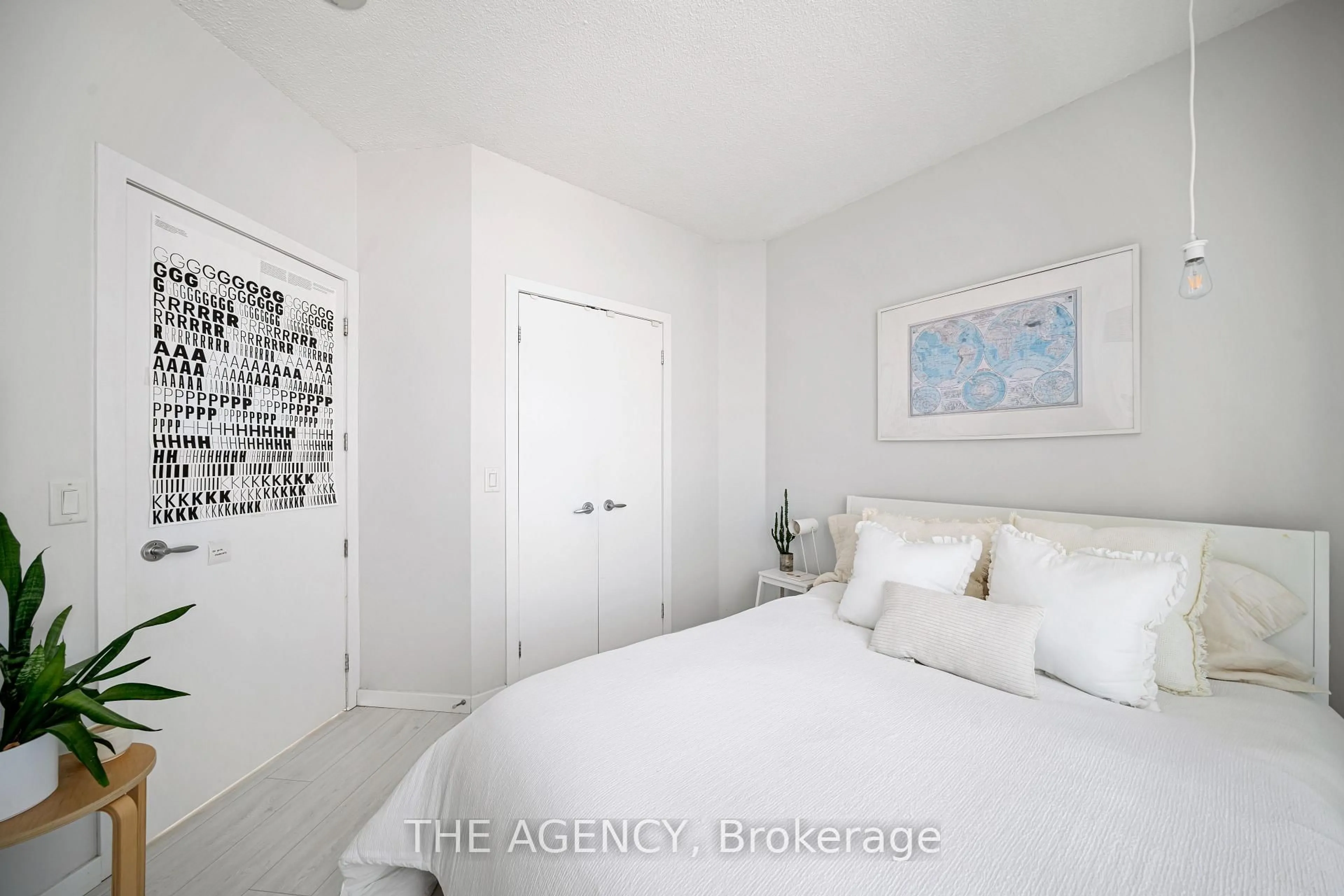 A pic of a room for 208 Queens Quay #3313, Toronto Ontario M5J 2Y5