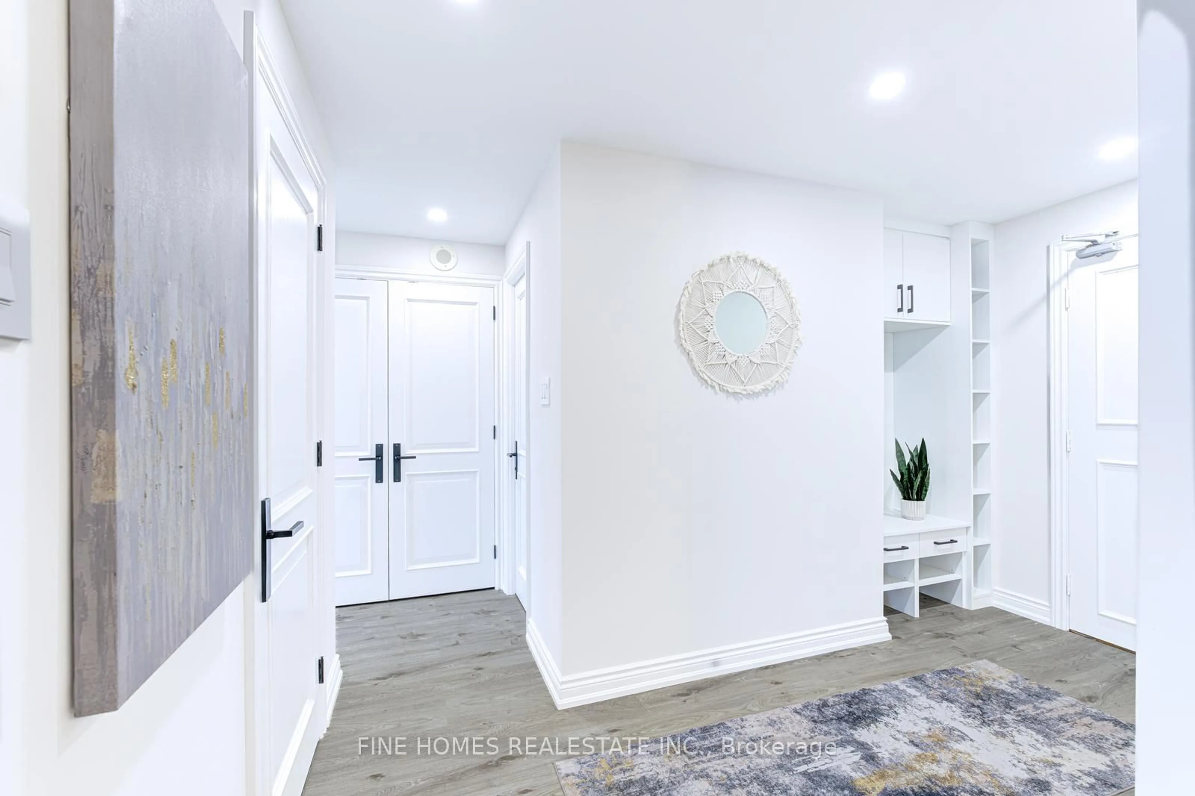 Indoor entryway for 1201 Steeles Ave #804, Toronto Ontario M2R 3K1