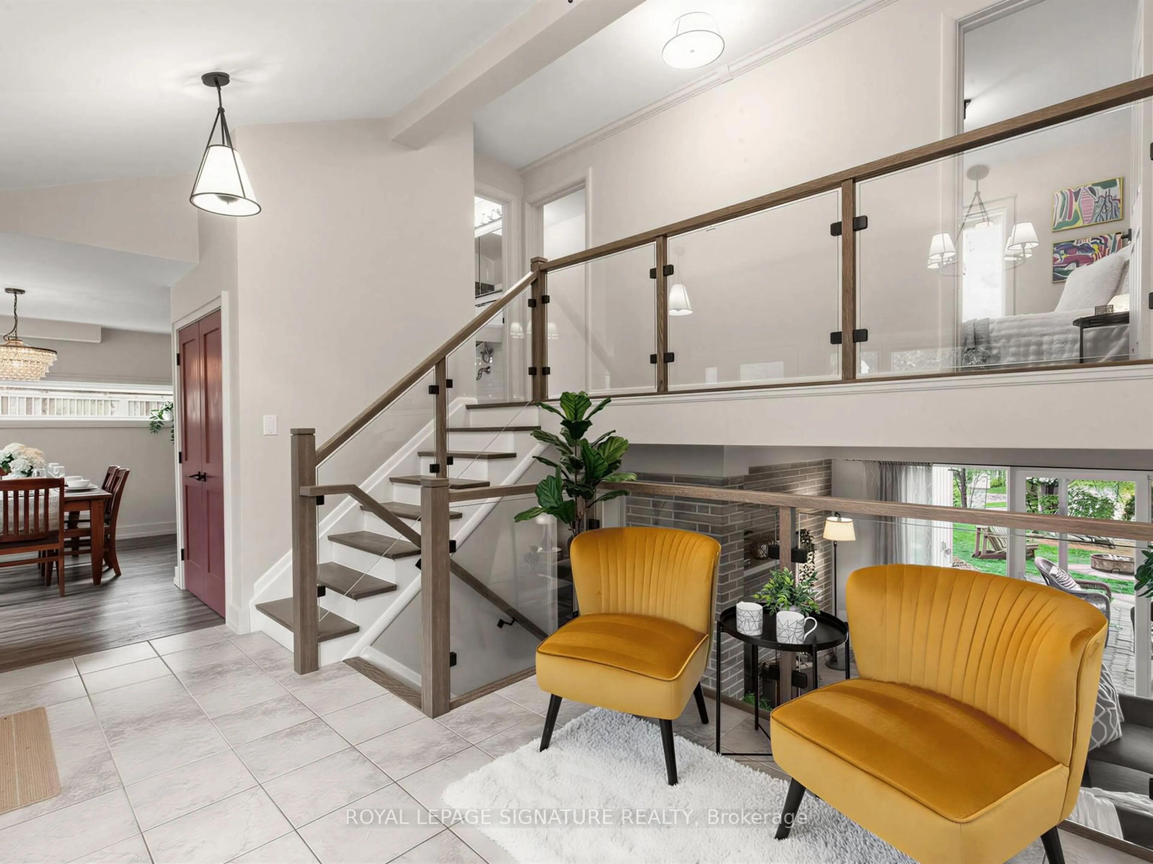 Indoor foyer for 81 Cottonwood Dr, Toronto Ontario M3C 2B3