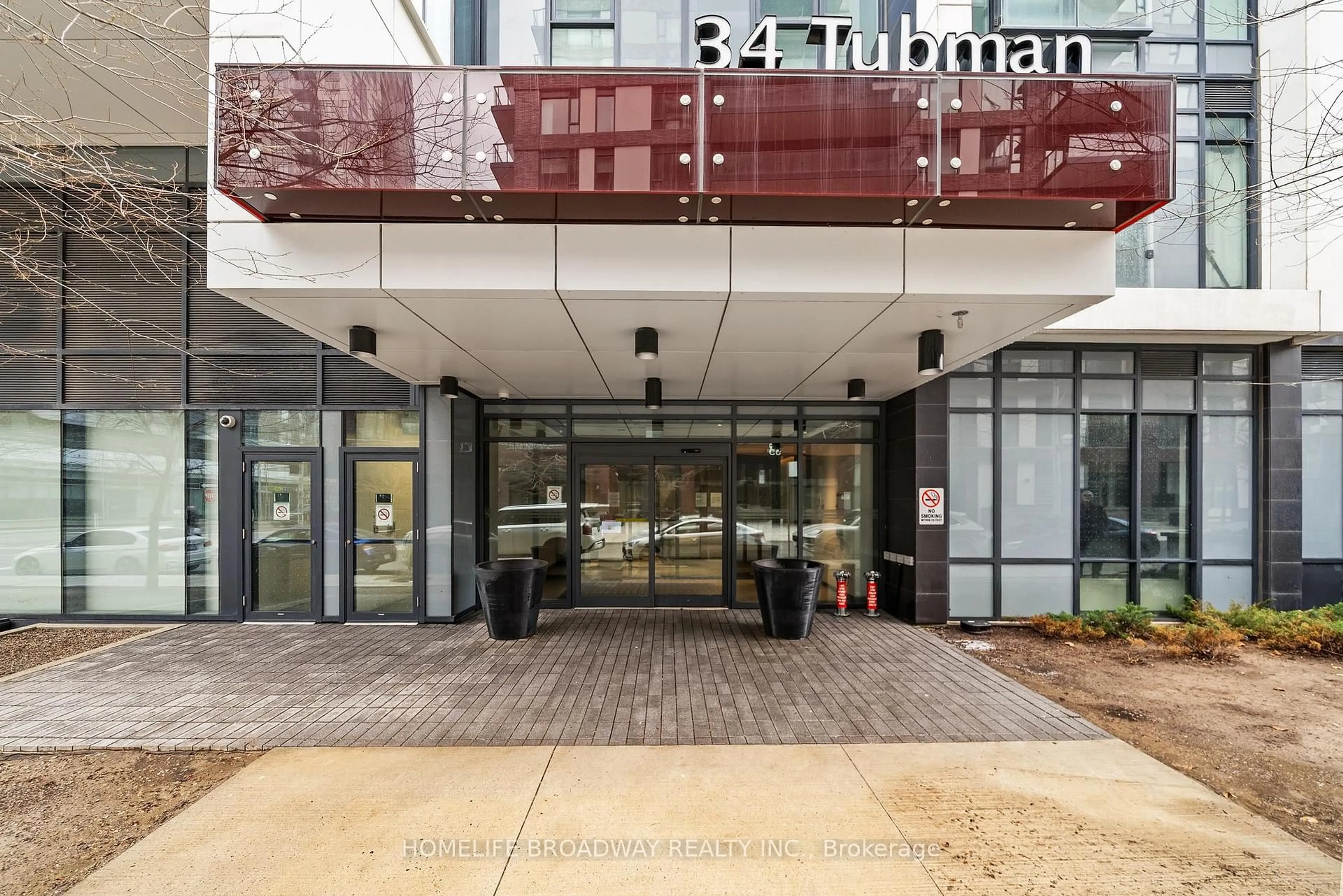 Indoor foyer for 34 Tubman Ave #801, Toronto Ontario M5A 0R2