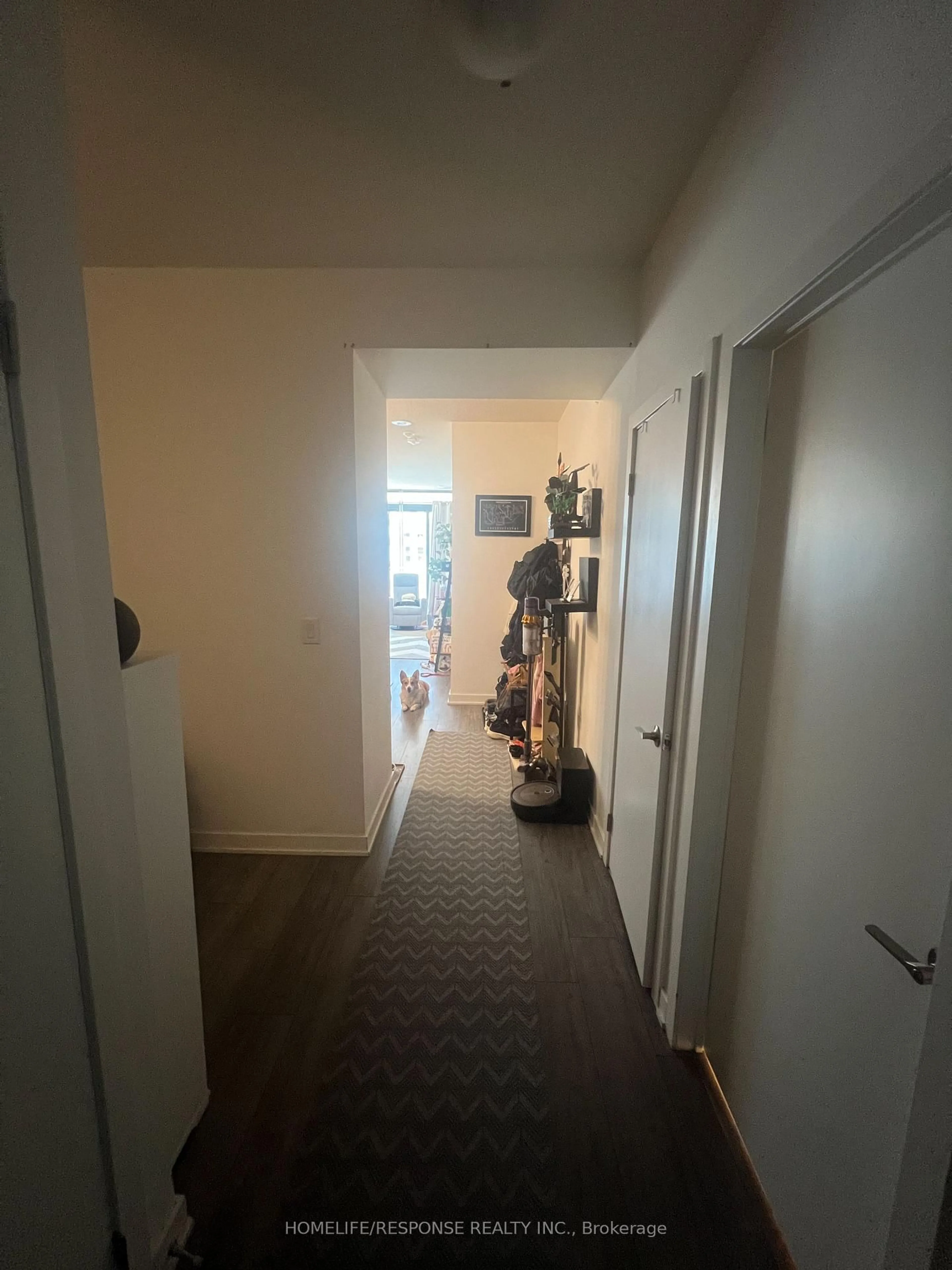 A pic of a room for 438 King St #1212, Toronto Ontario M5V 3T9