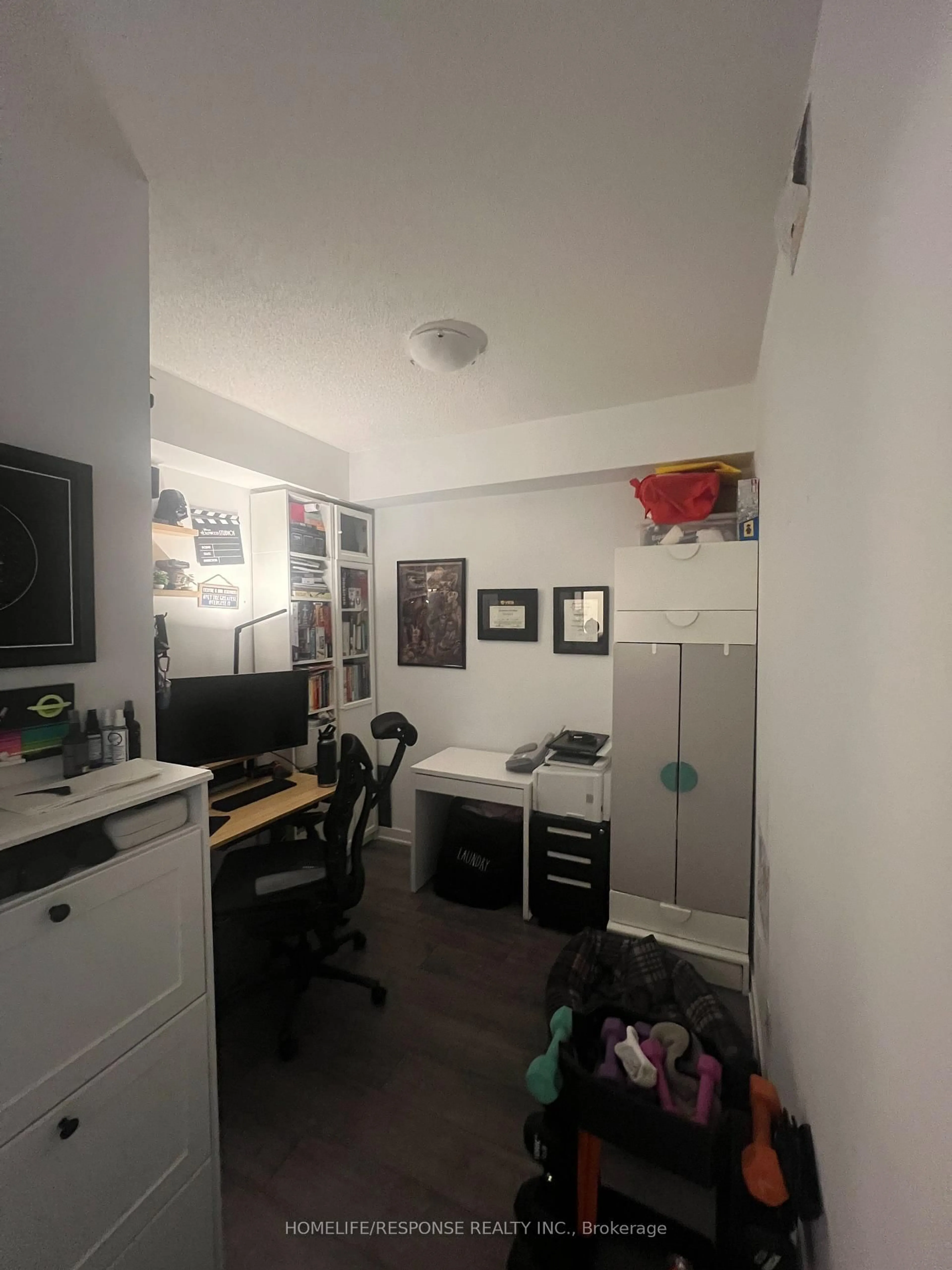A pic of a room for 438 King St #1212, Toronto Ontario M5V 3T9