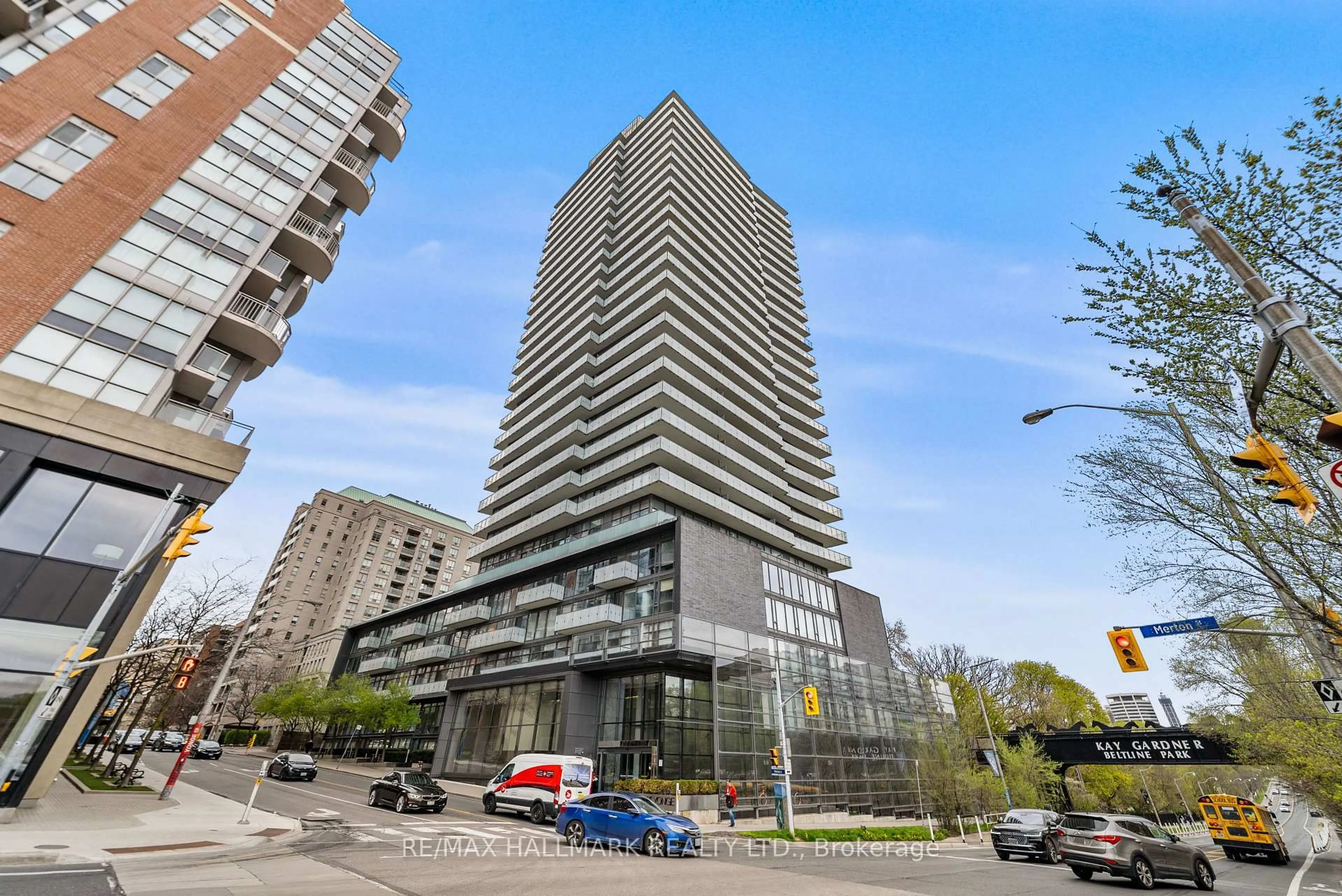 Indoor foyer for 1815 Yonge St #1106, Toronto Ontario M4T 2A4