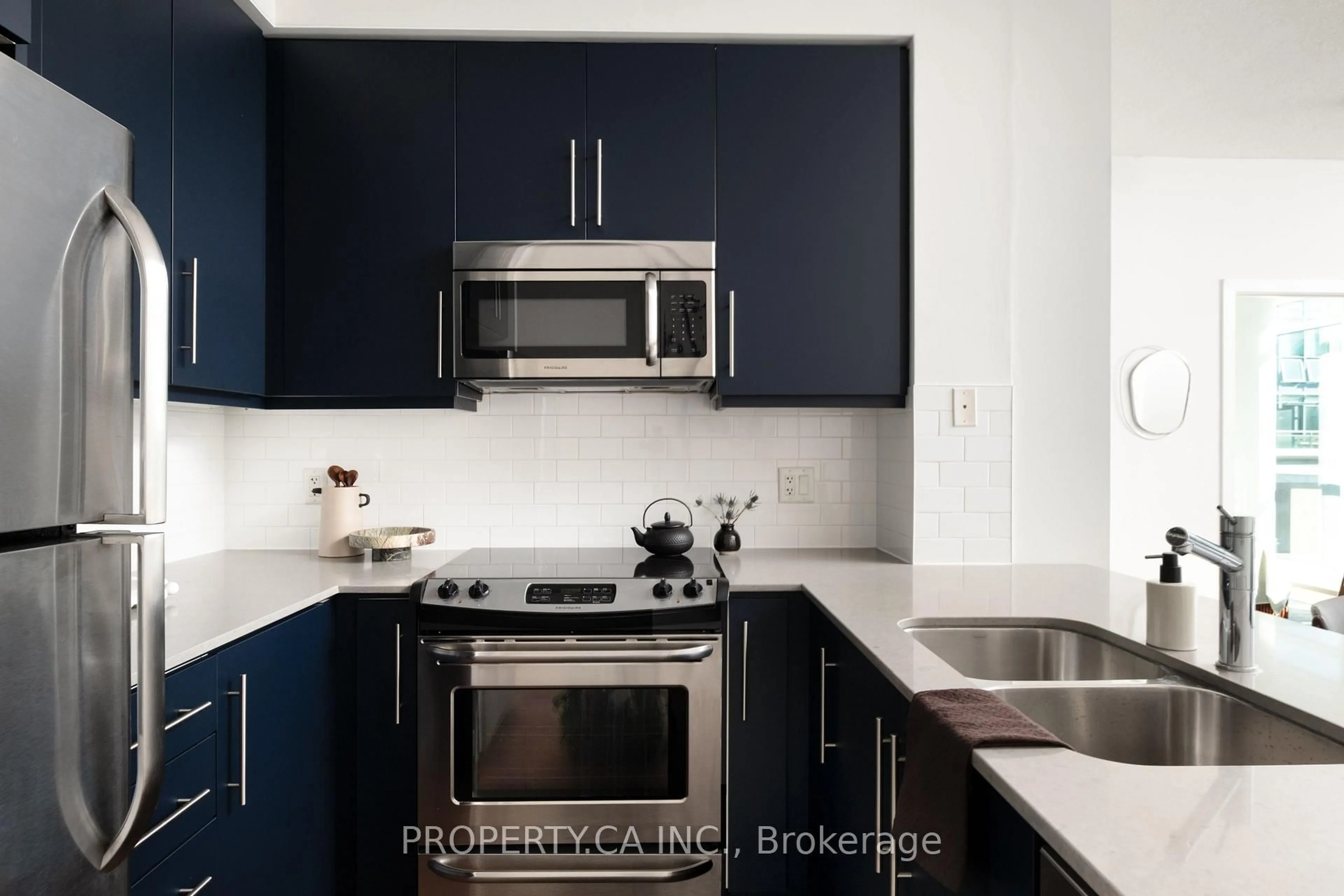 Standard kitchen, unknown for 1171 Queen St #704, Toronto Ontario M6J 0A5