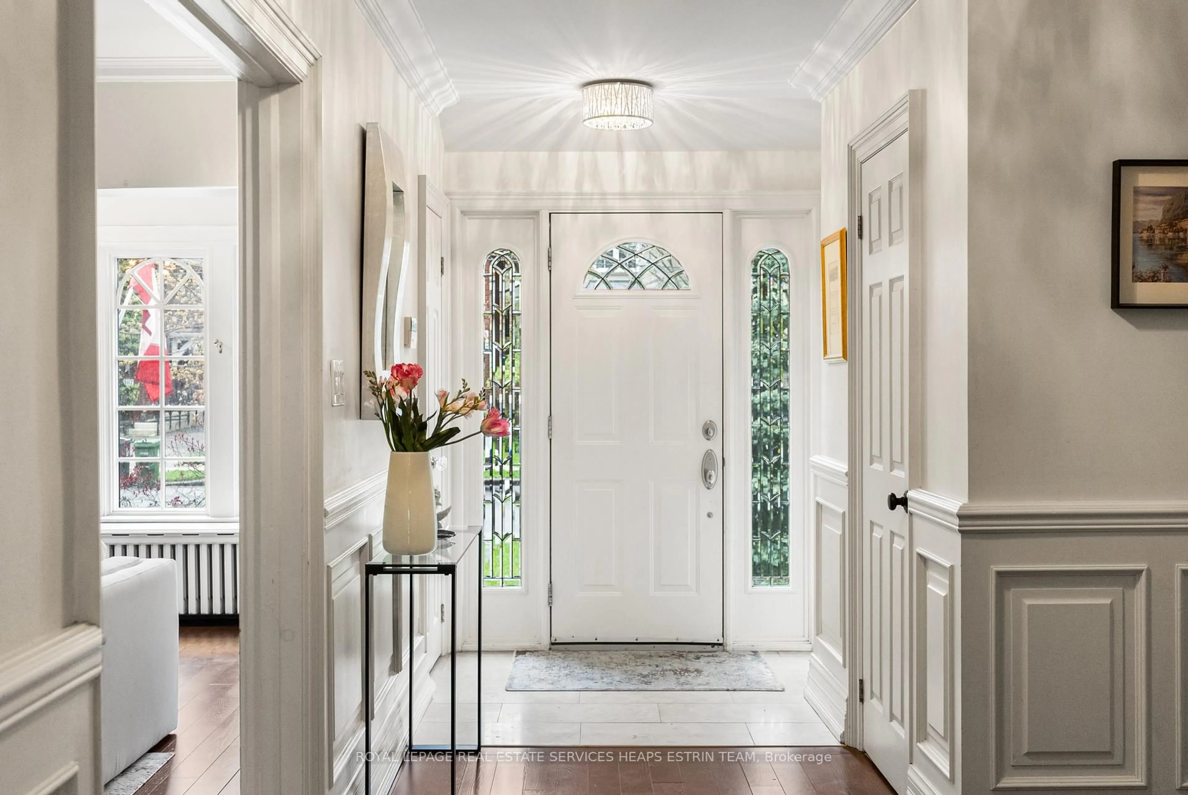 Indoor entryway for 304 Heath St, Toronto Ontario M4T 1T4