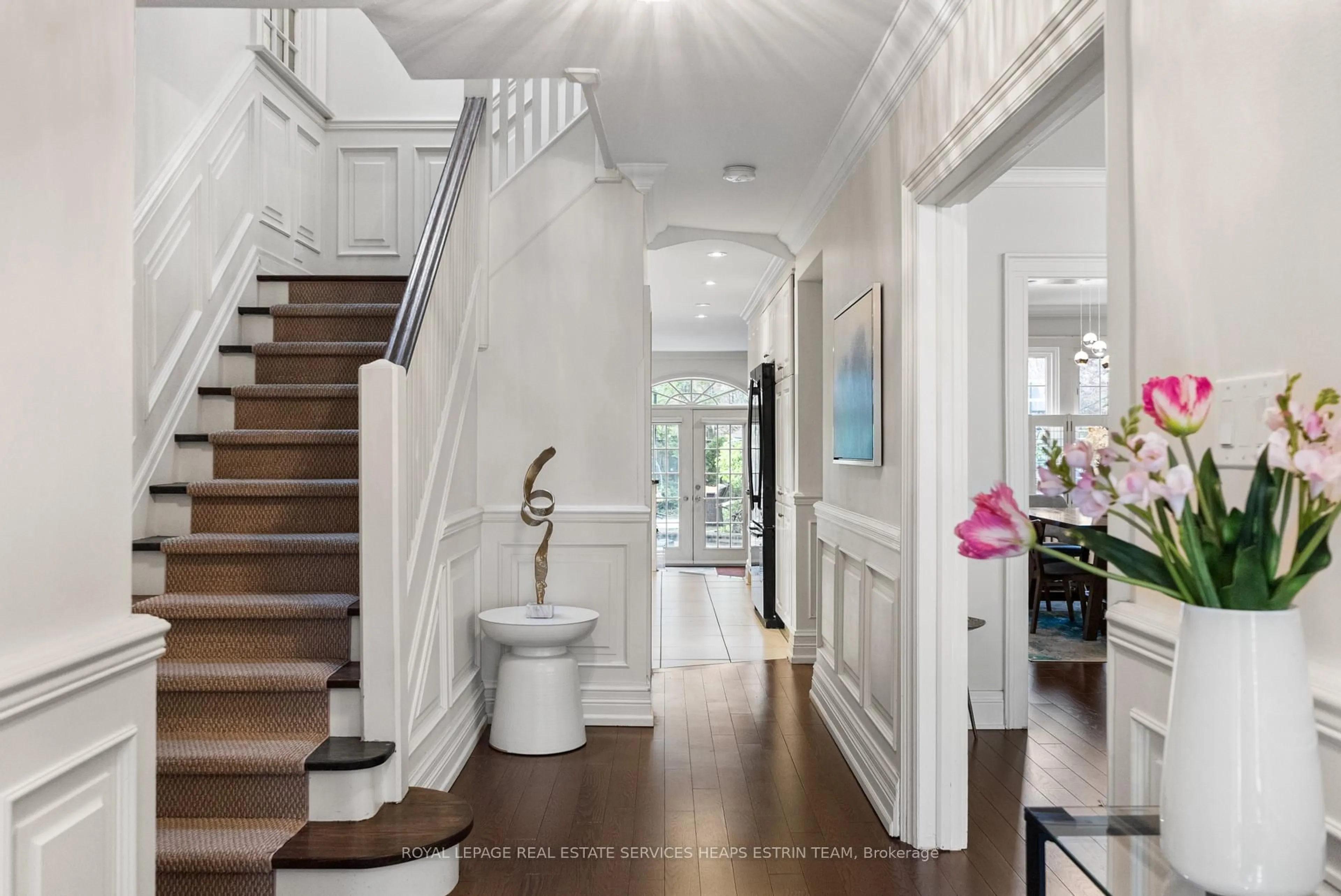 Indoor entryway for 304 Heath St, Toronto Ontario M4T 1T4