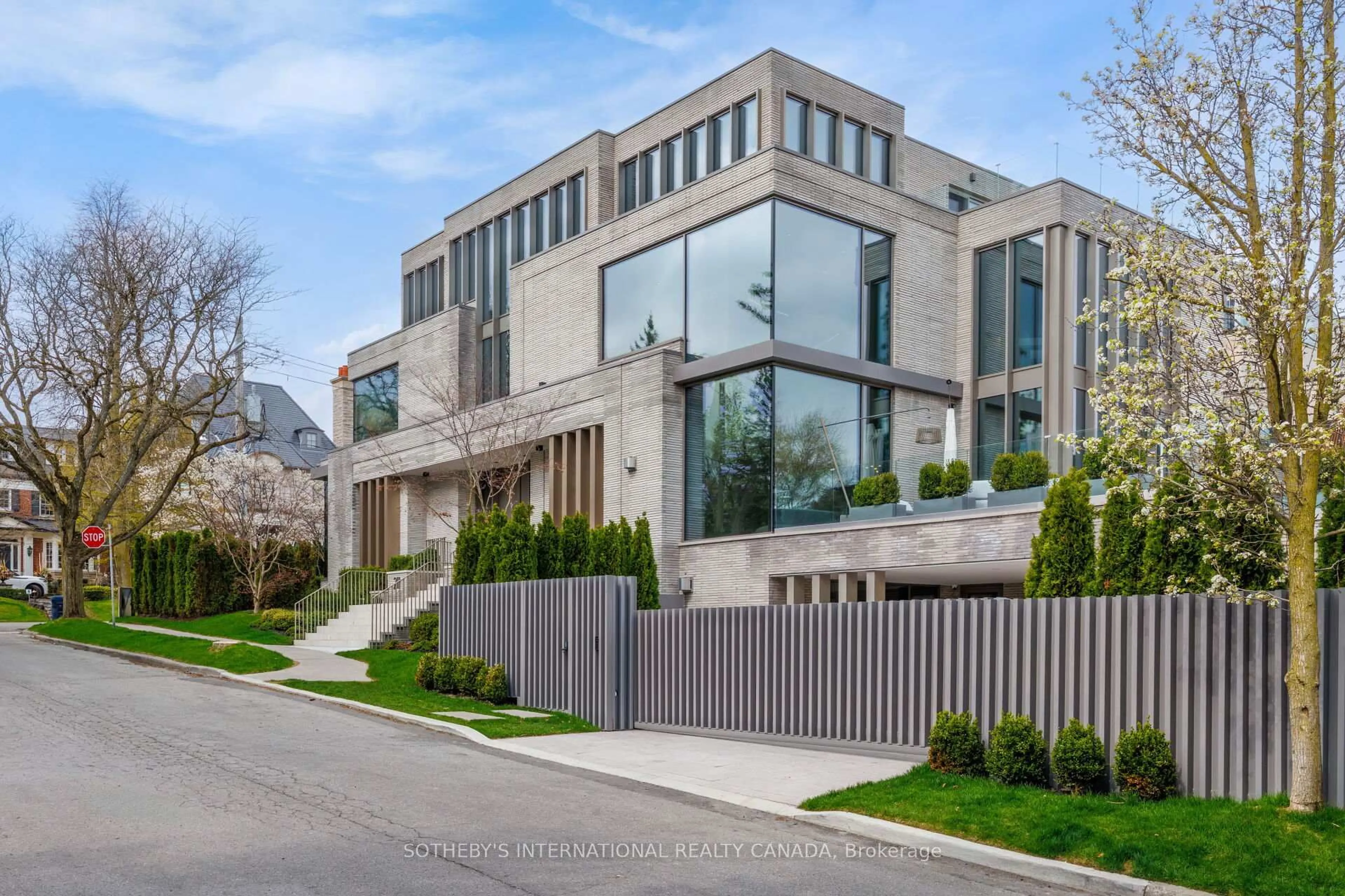 Home with brick exterior material, street for 211 Dunvegan Rd, Toronto Ontario M5P 2P3