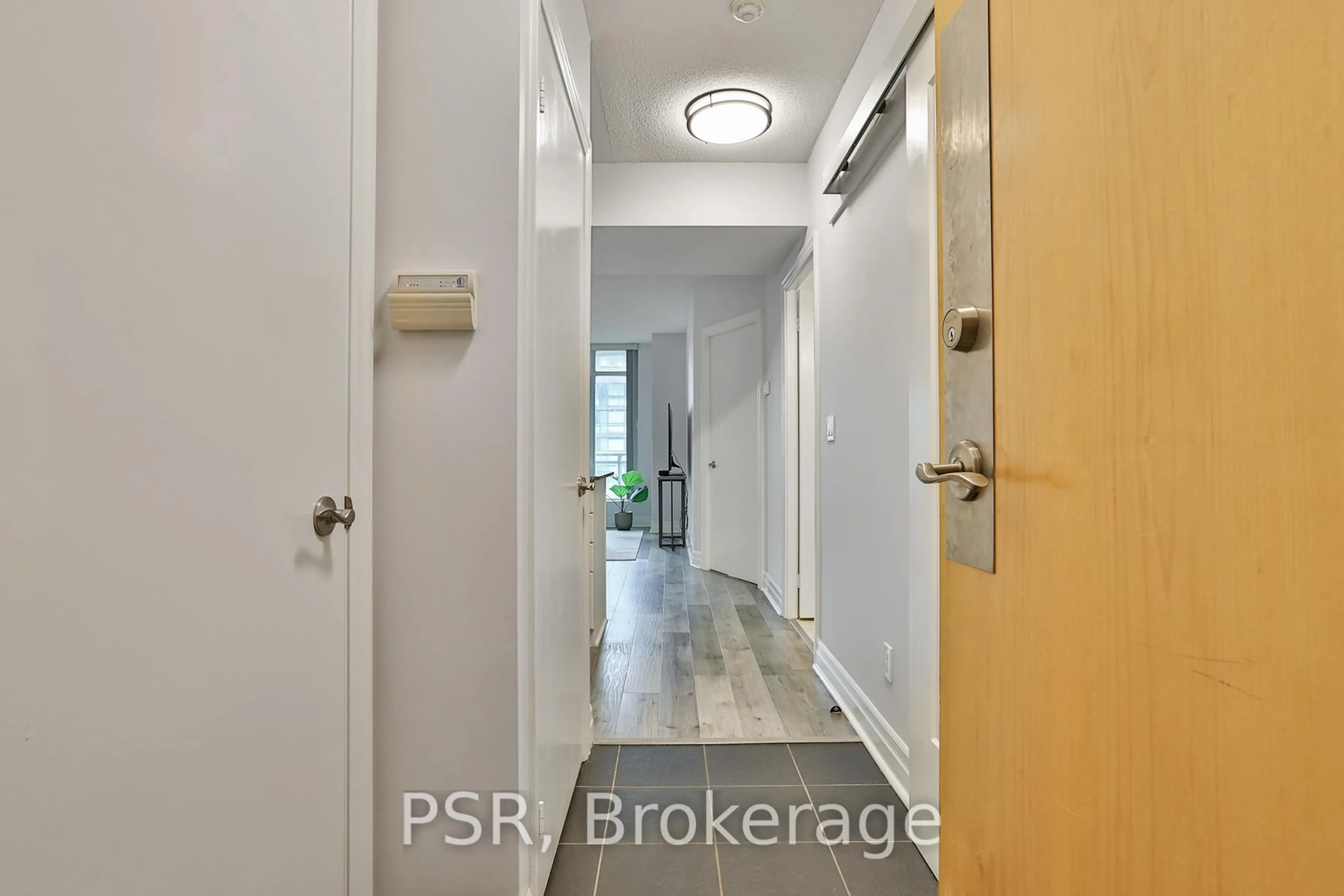 Indoor entryway for 8 Scollard St #1011, Toronto Ontario M5R 1M2