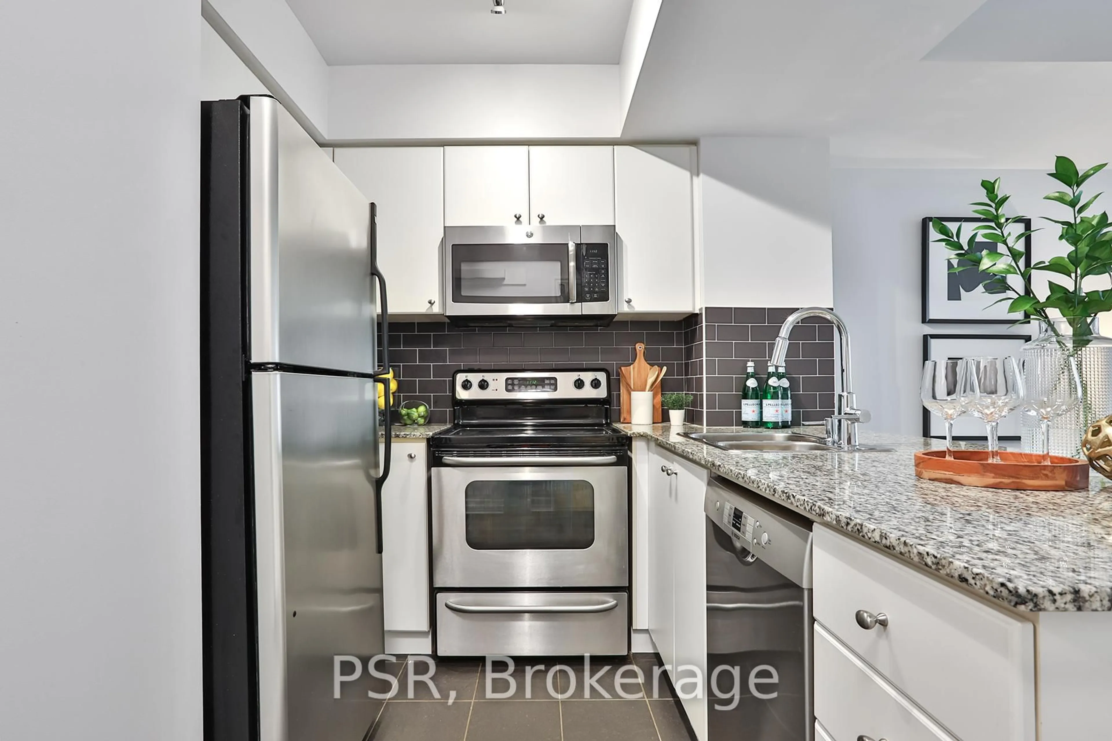 Standard kitchen, ceramic/tile floor for 8 Scollard St #1011, Toronto Ontario M5R 1M2