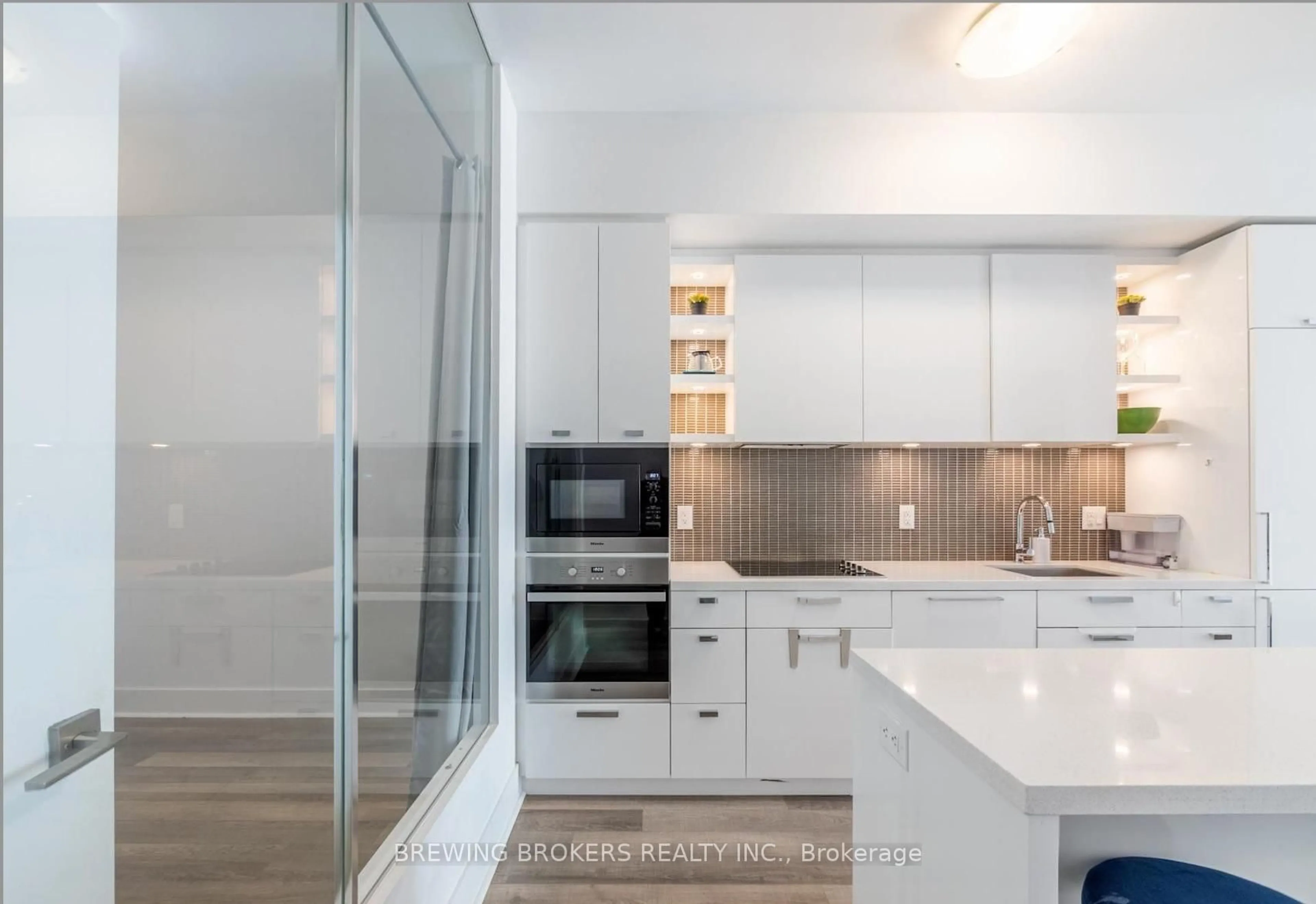 Unknown for 32 Davenport Rd #706, Toronto Ontario M5R 0B5