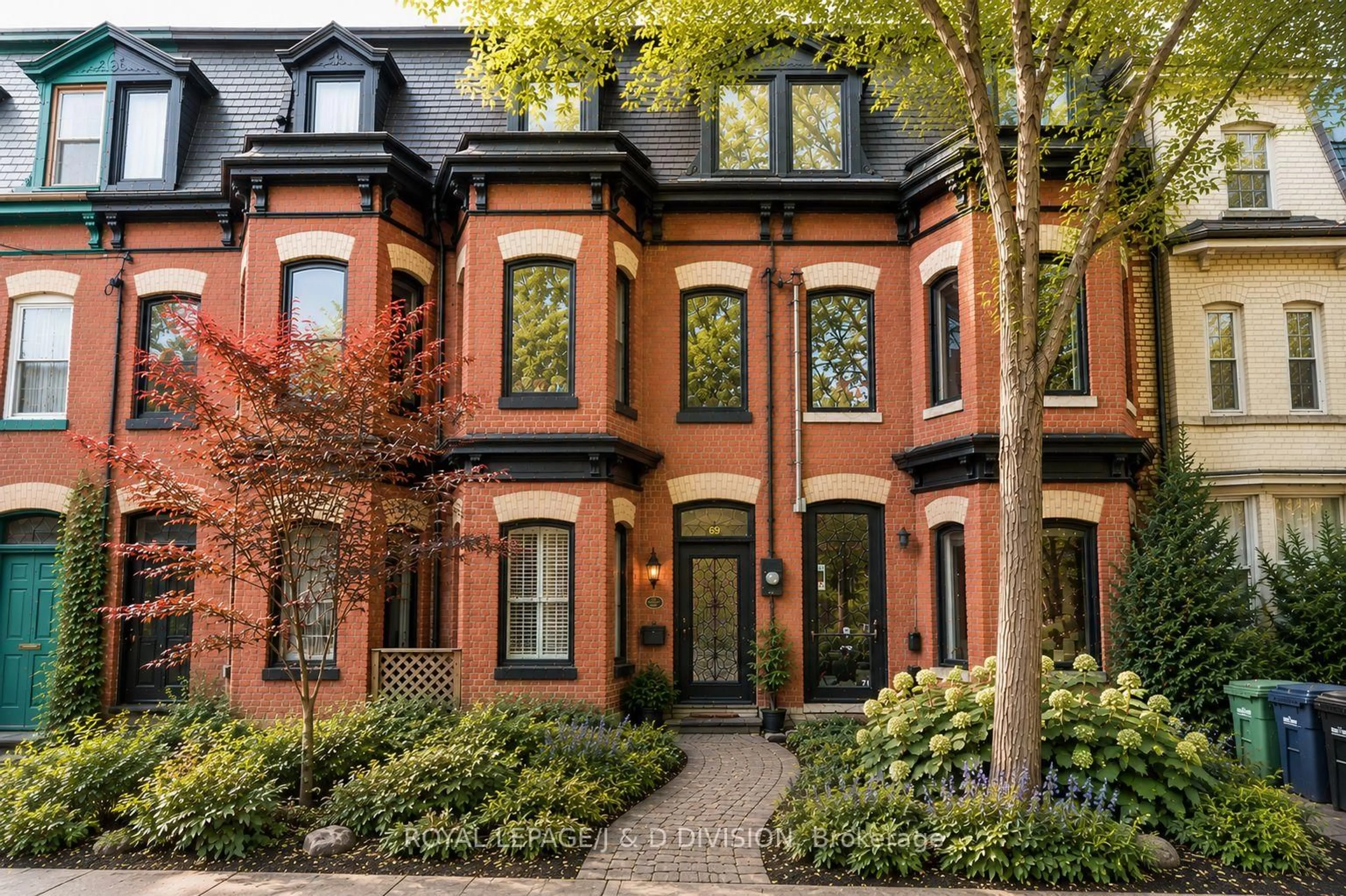 Home with brick exterior material, street for 69 Sullivan St, Toronto Ontario M5T 1C2