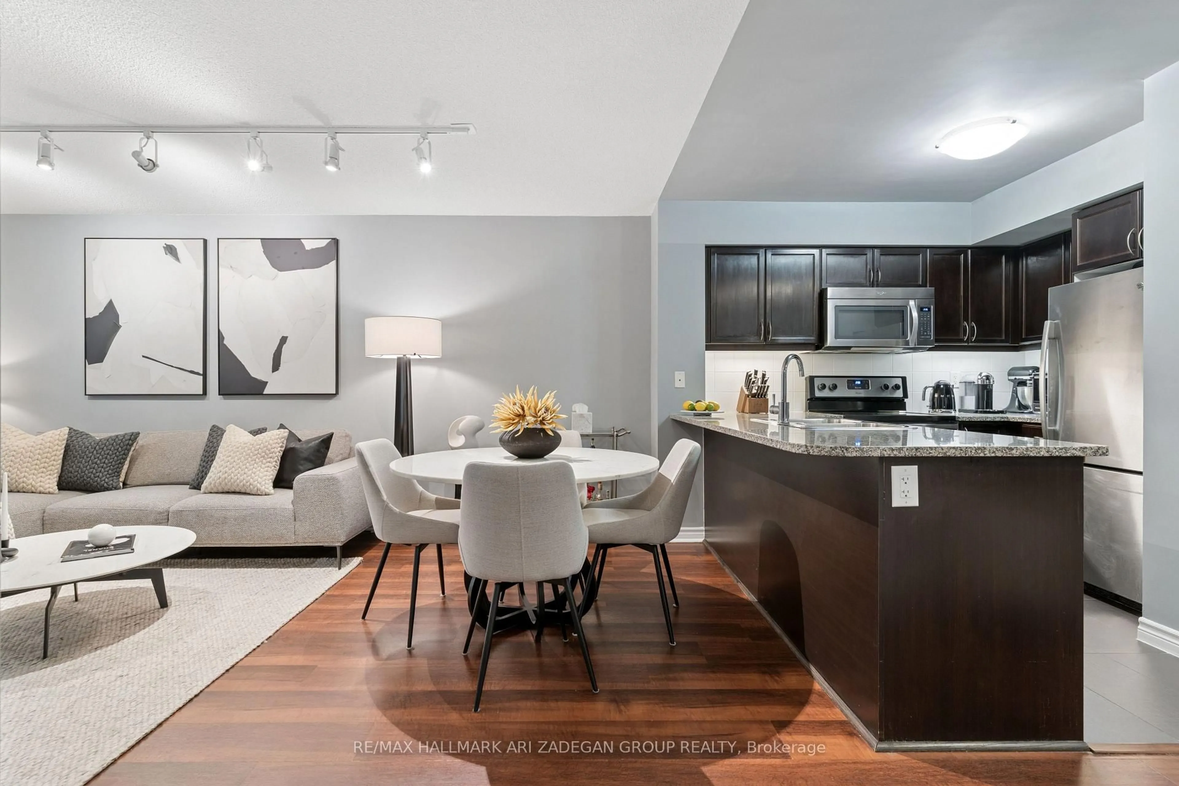 Open concept kitchen, unknown for 19 Grand Trunk Cres #3108, Toronto Ontario M5J 3A3