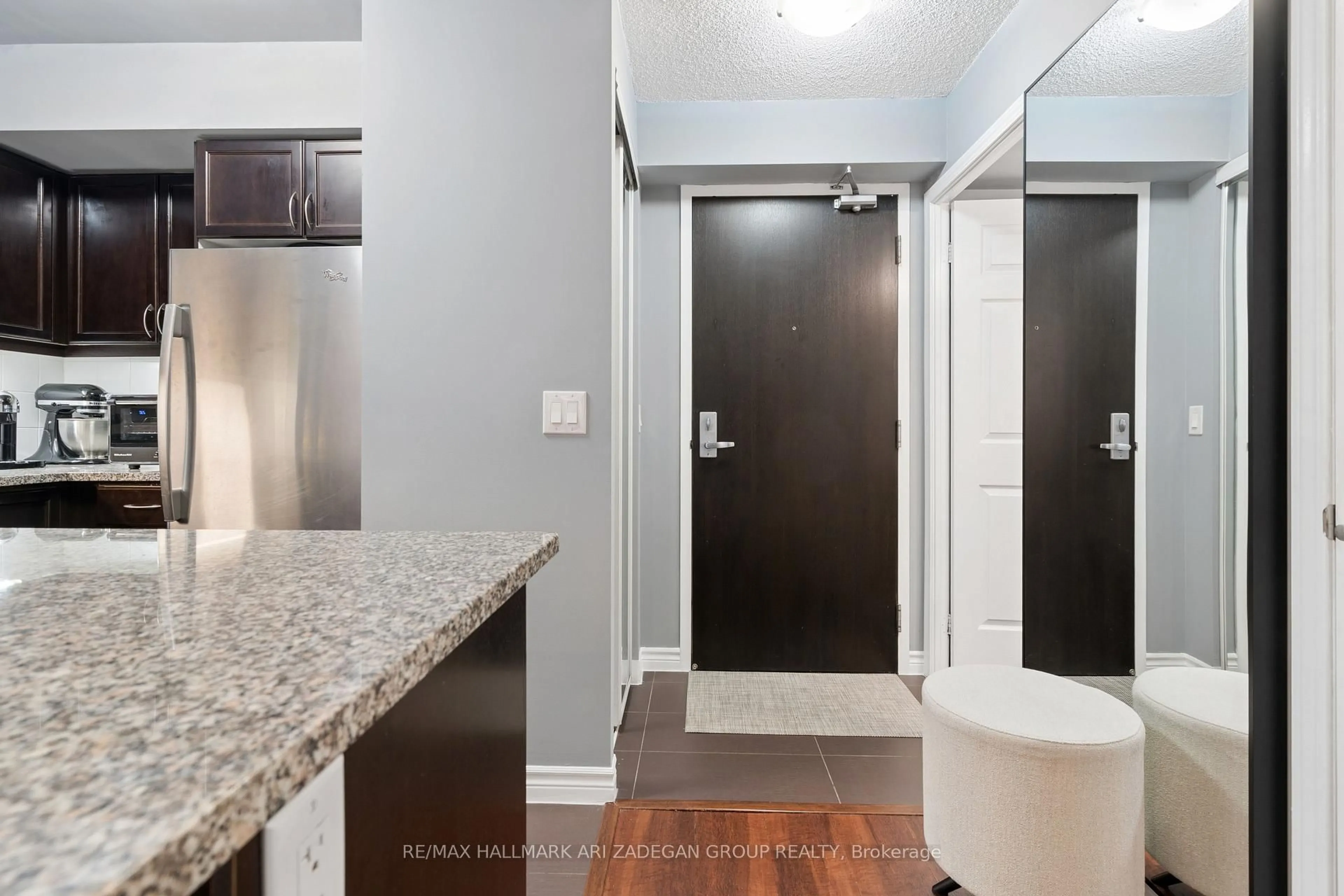 Unknown for 19 Grand Trunk Cres #3108, Toronto Ontario M5J 3A3