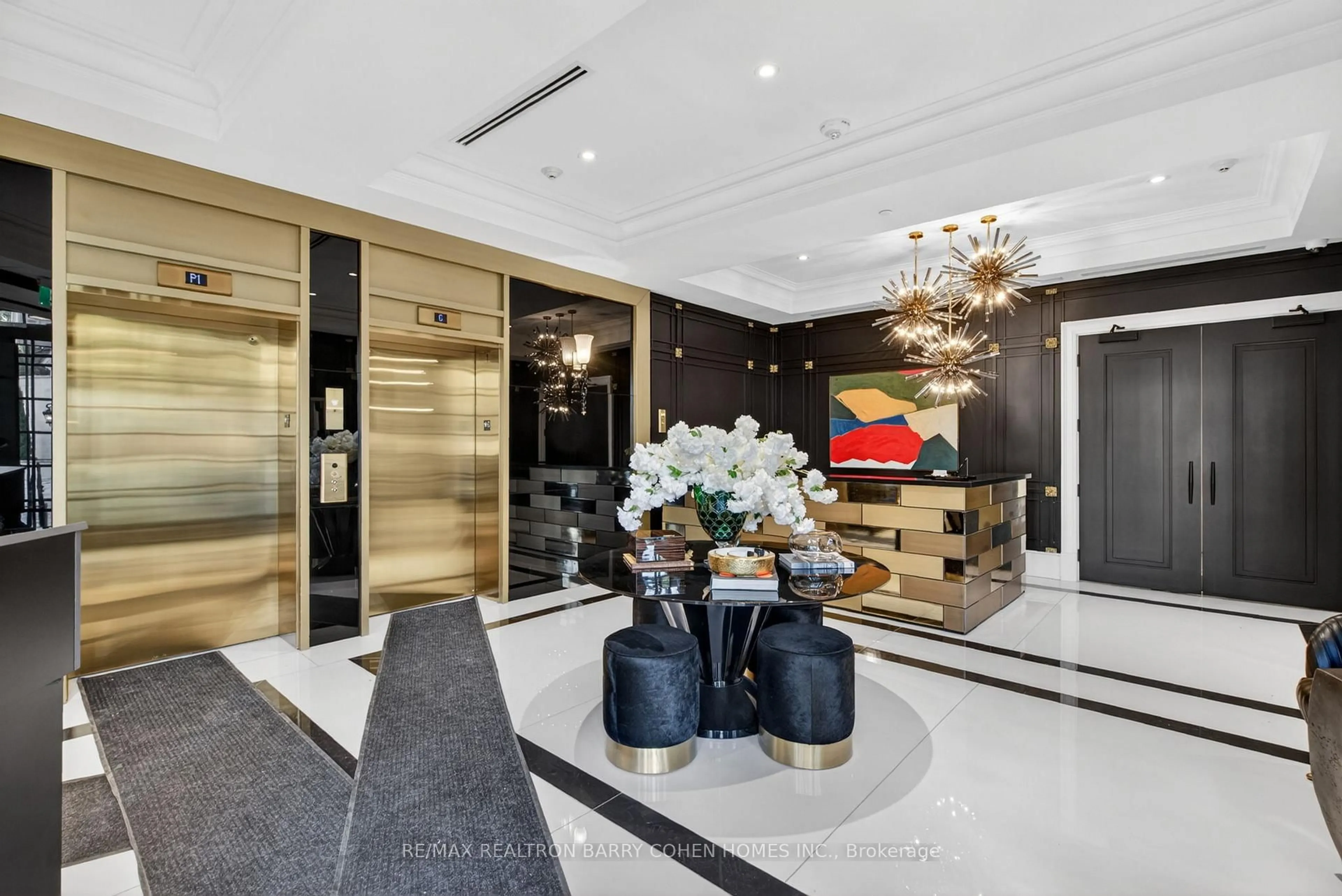 Lobby for 200 Russell Hill Rd #304, Toronto Ontario M4V 2T2