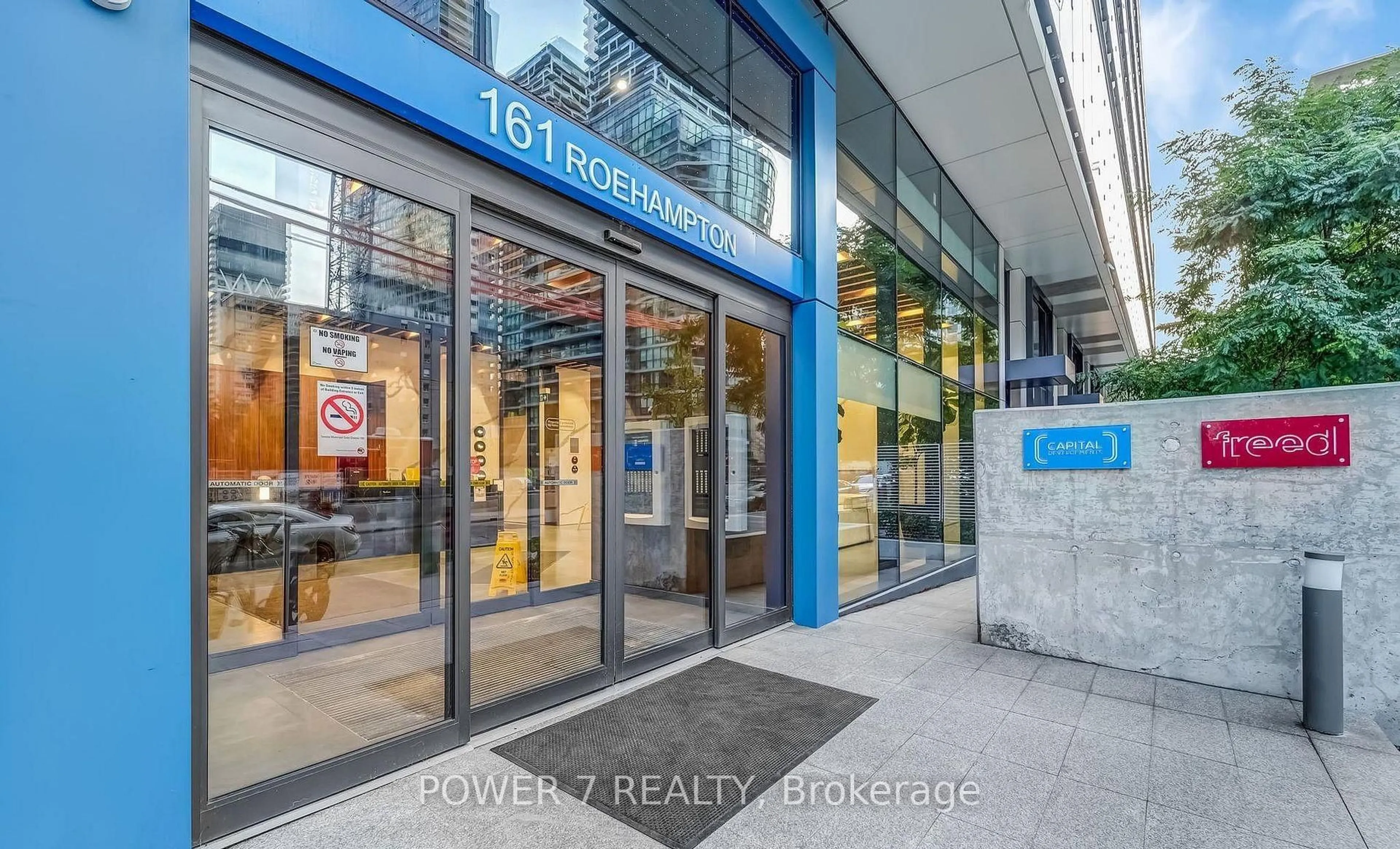 Indoor foyer for 161 Roehampton Ave #911, Toronto Ontario M4P 0C8