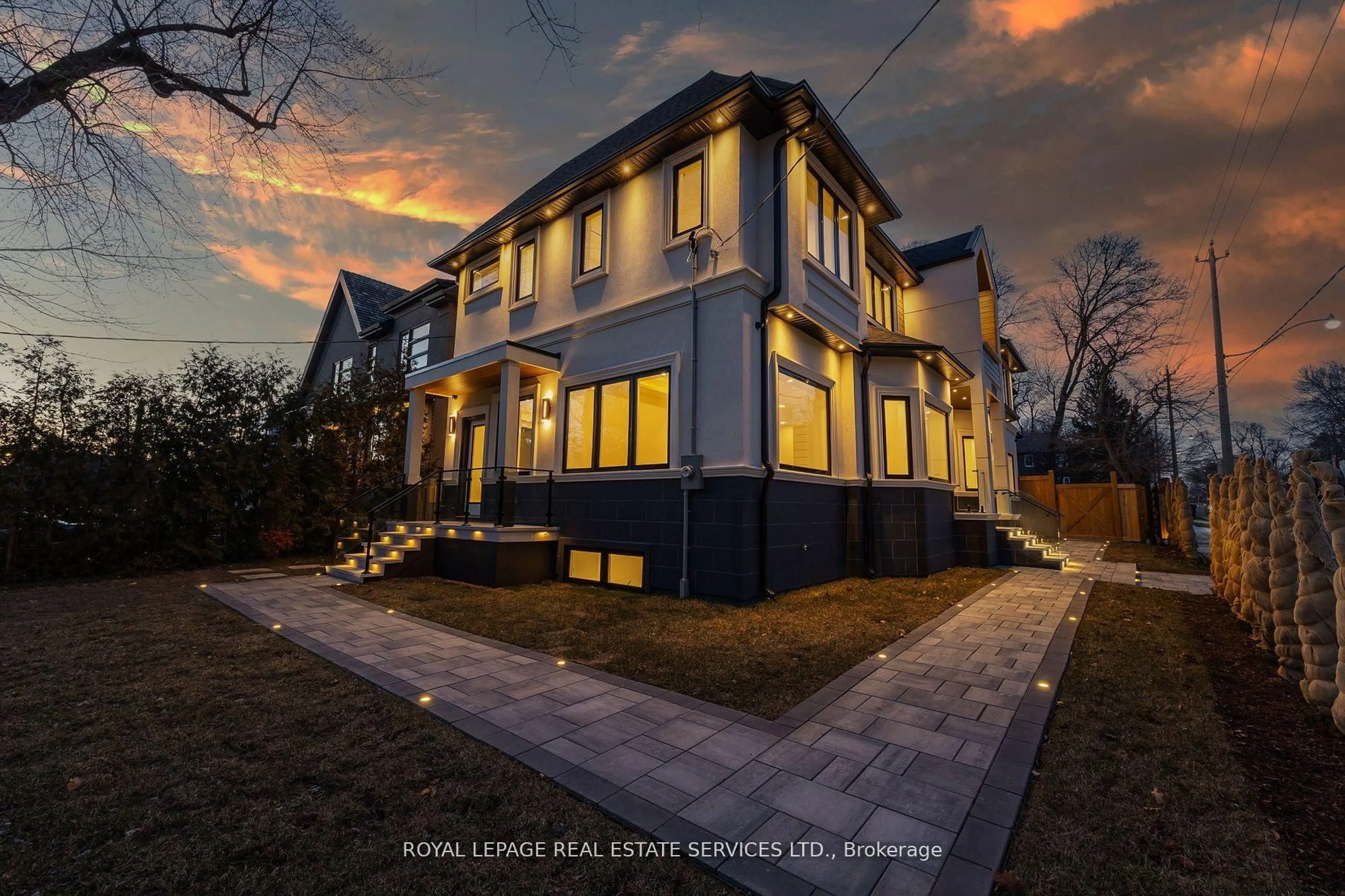 Home with brick exterior material, building for 1352 Mount Pleasant Rd, Toronto Ontario M4N 2T5