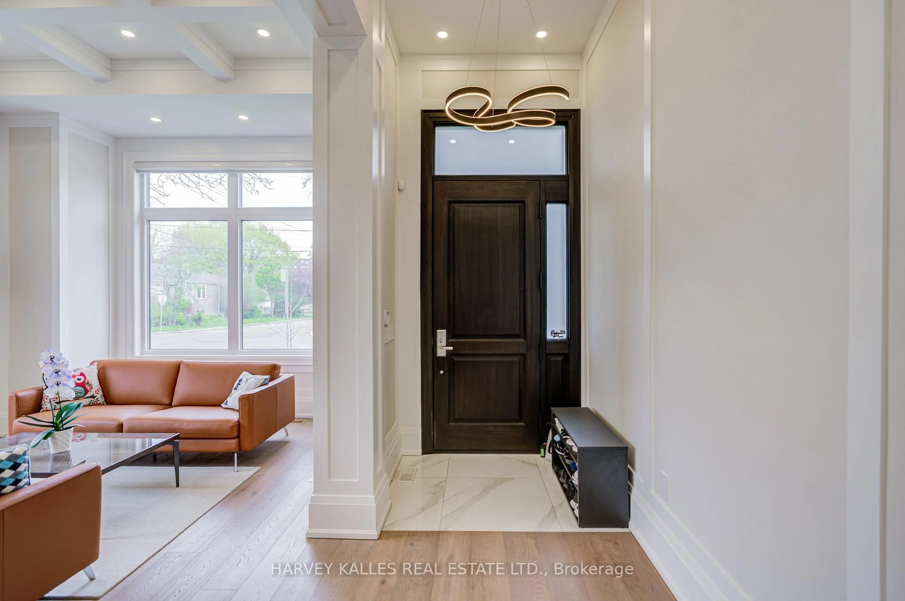 Indoor entryway for 170 Spring Garden Ave, Toronto Ontario M2N 3G5