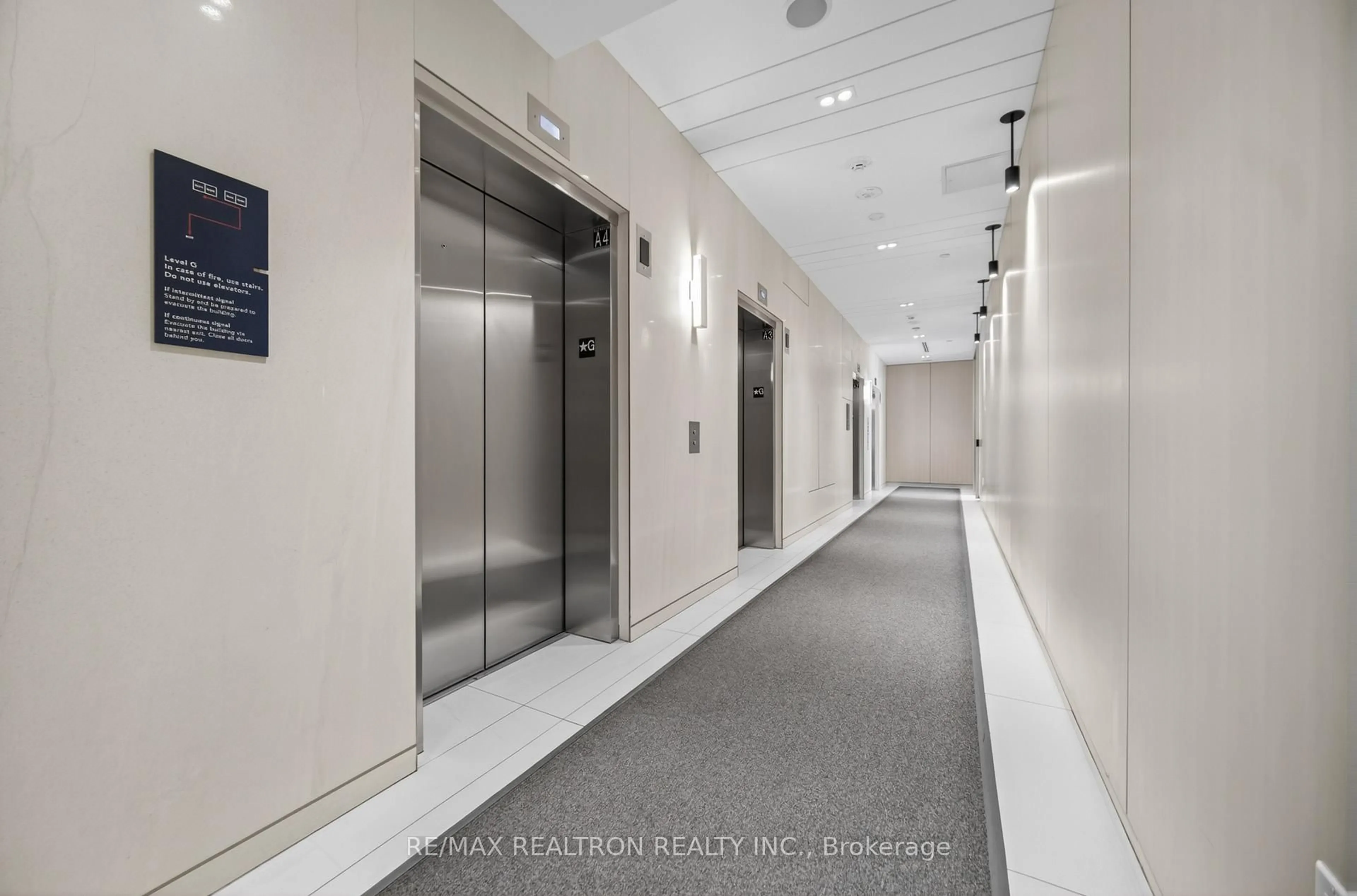 Indoor foyer for 8 Olympic Garden Dr #704, Toronto Ontario M2M 0B9
