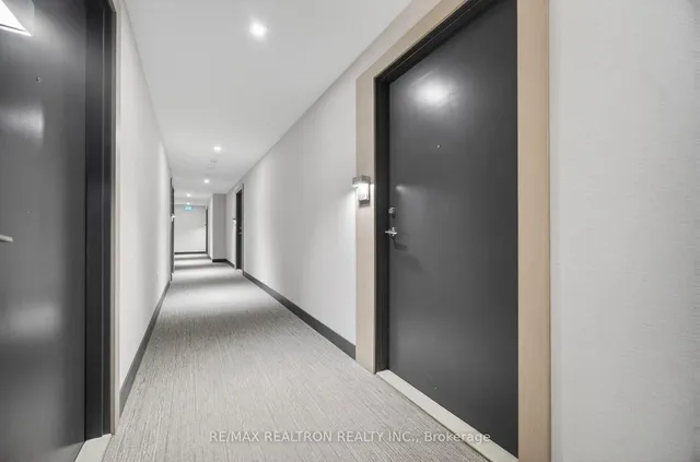 8 Olympic Garden Dr #704, Toronto 5