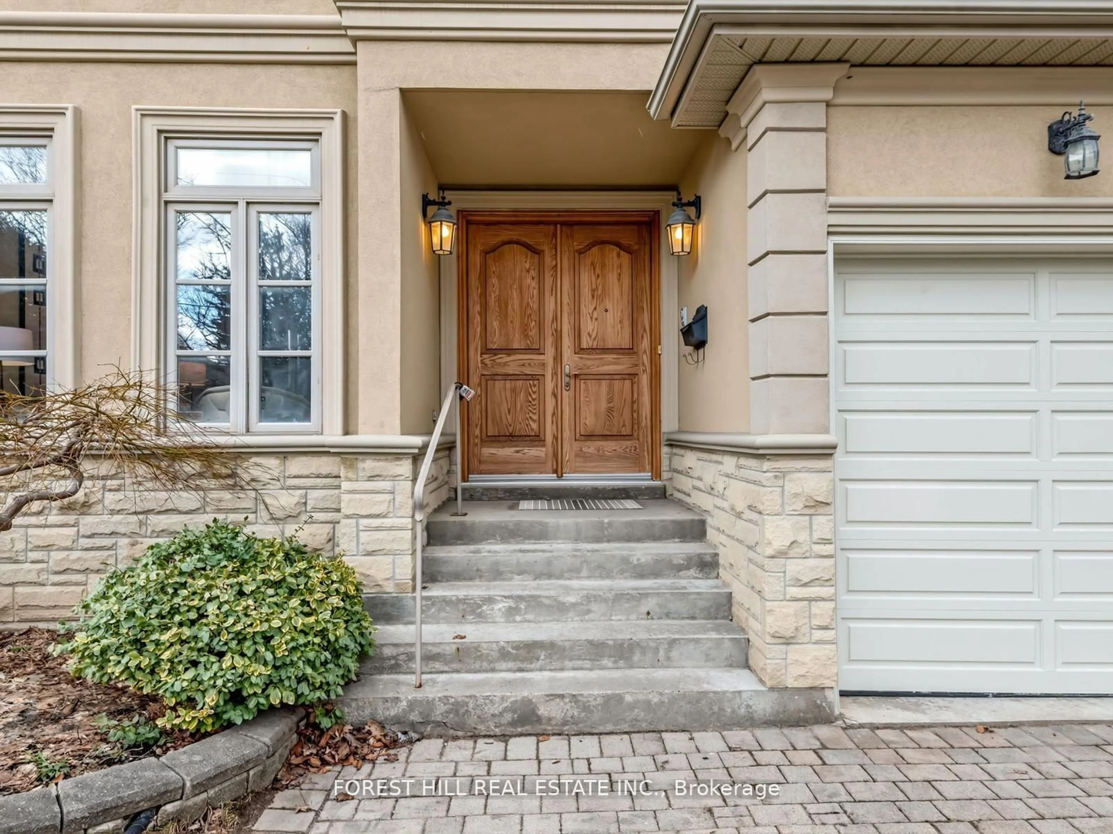 Indoor entryway for 342 Byng Ave, Toronto Ontario M2N 4L5