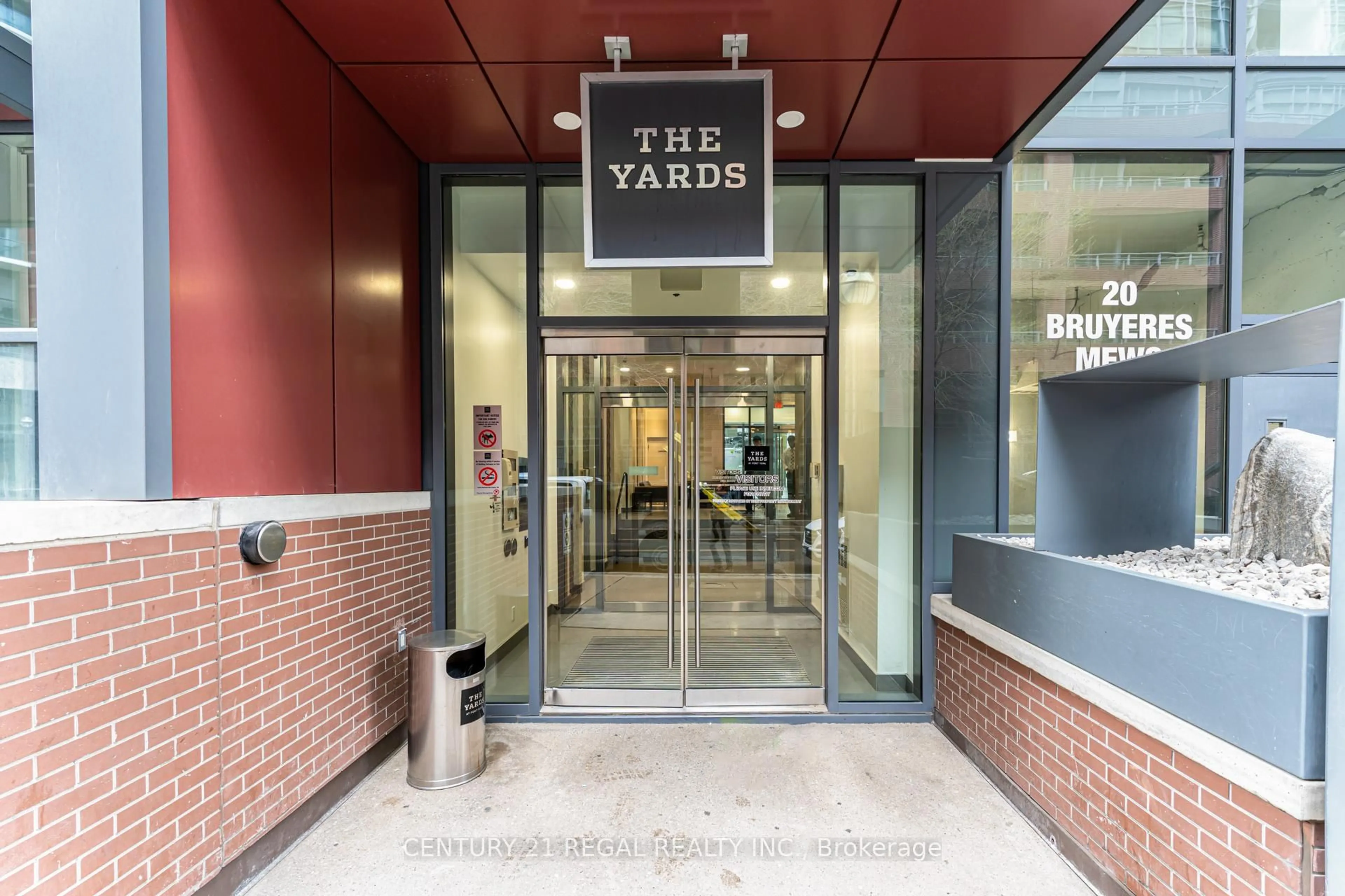 Indoor foyer for 20 Bruyeres Mews #2013, Toronto Ontario M5V 0G8