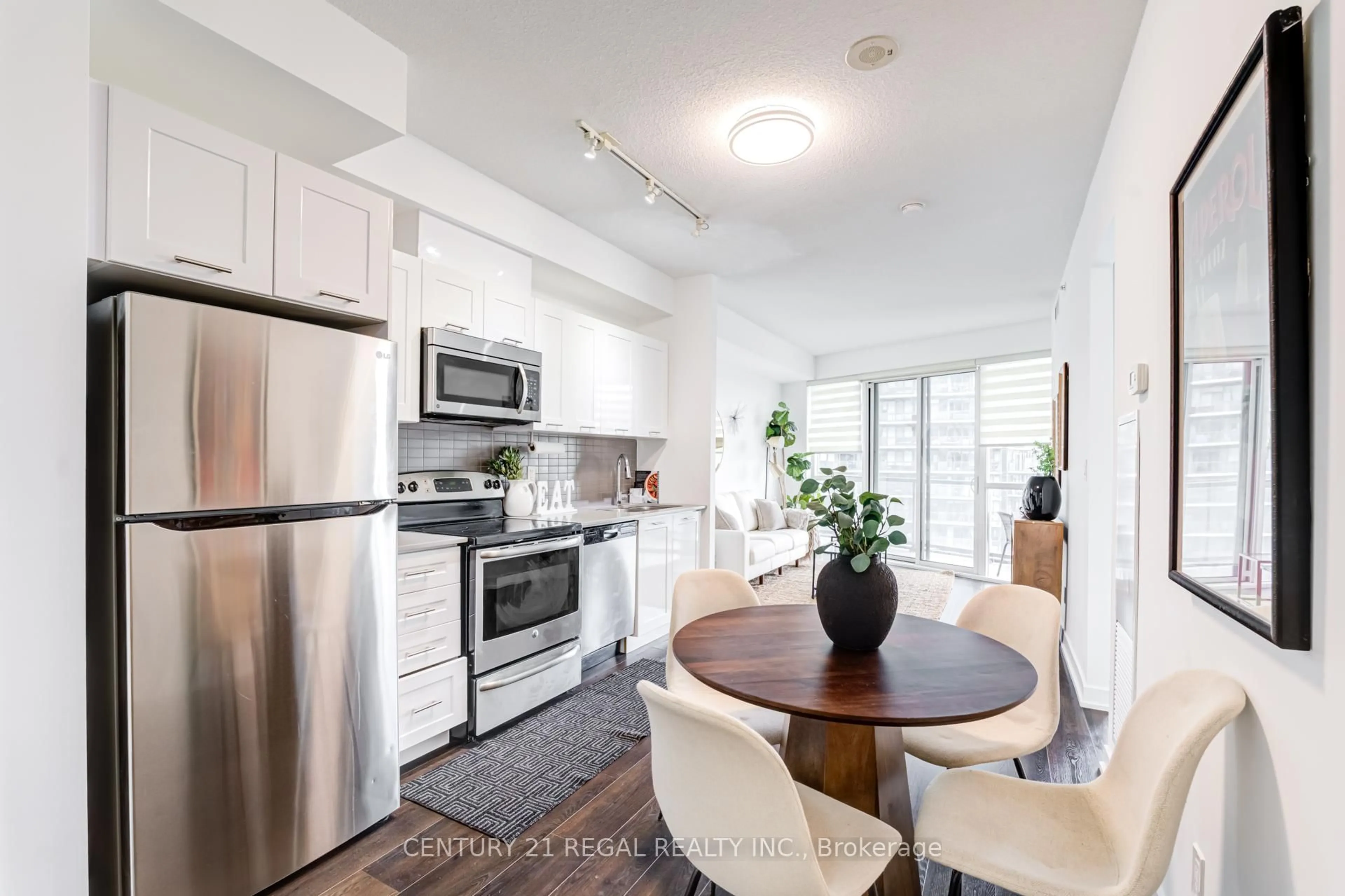 Unknown for 20 Bruyeres Mews #2013, Toronto Ontario M5V 0G8