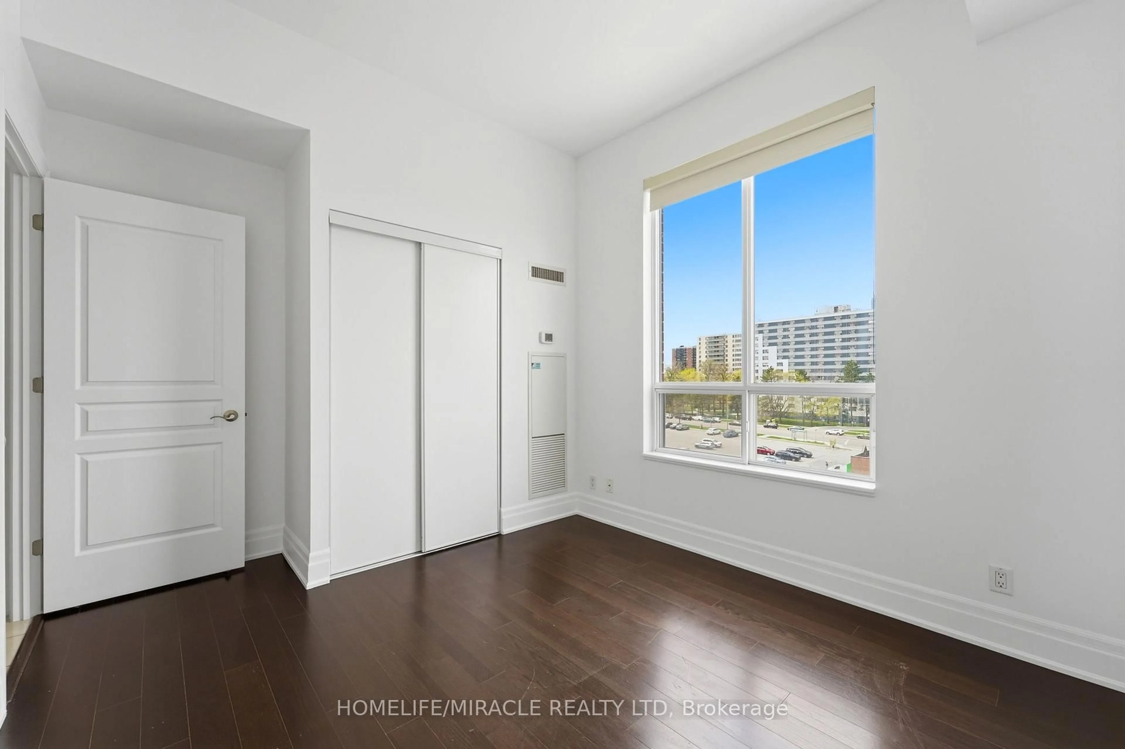 A pic of a room for 777 Steeles Ave, Toronto Ontario M2R 3Y4