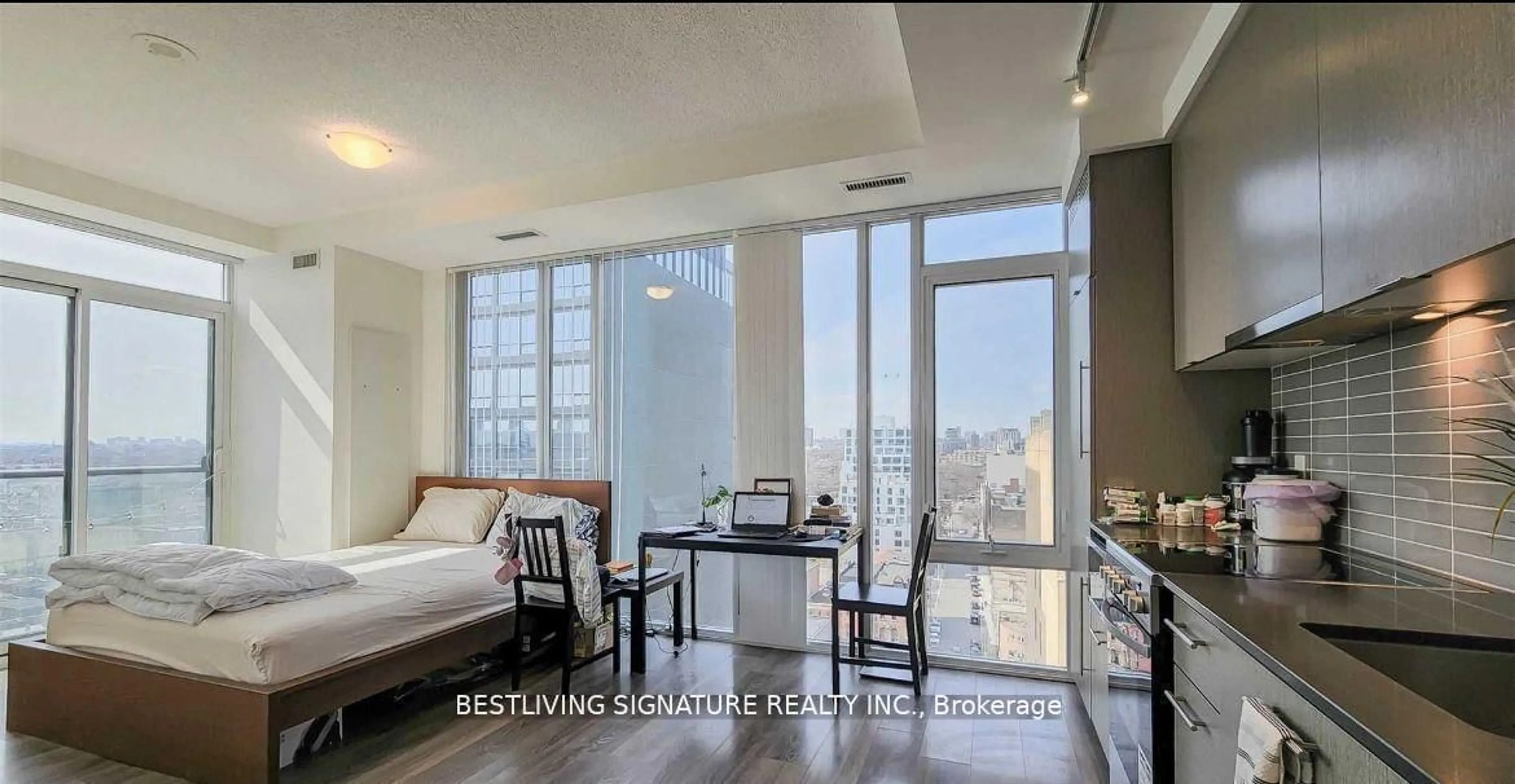 Bedroom with bed, unknown for 435 Richmond St #1409, Toronto Ontario M5V 0N3