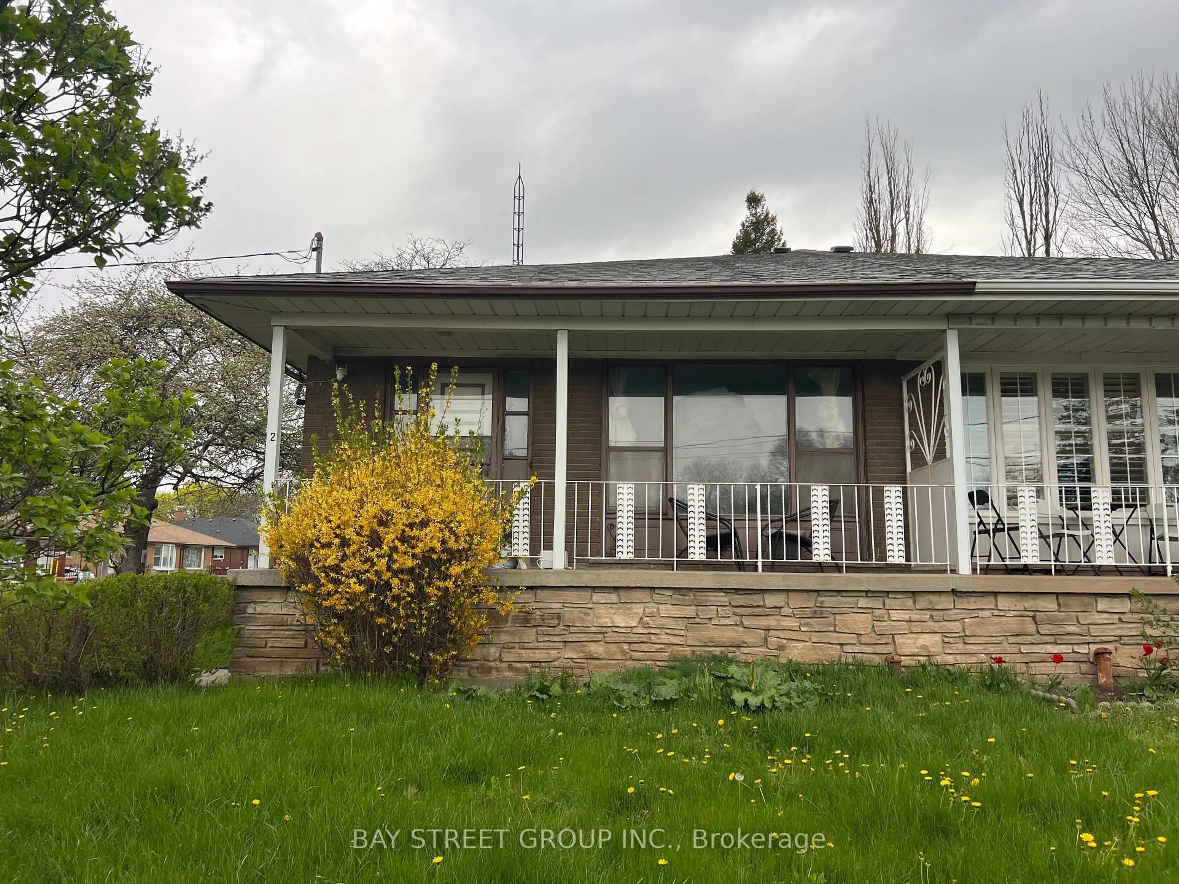 A pic from outside/outdoor area/front of a property/back of a property/a pic from drone, unknown for 2 Slidell Cres, Toronto Ontario M3A 2C4