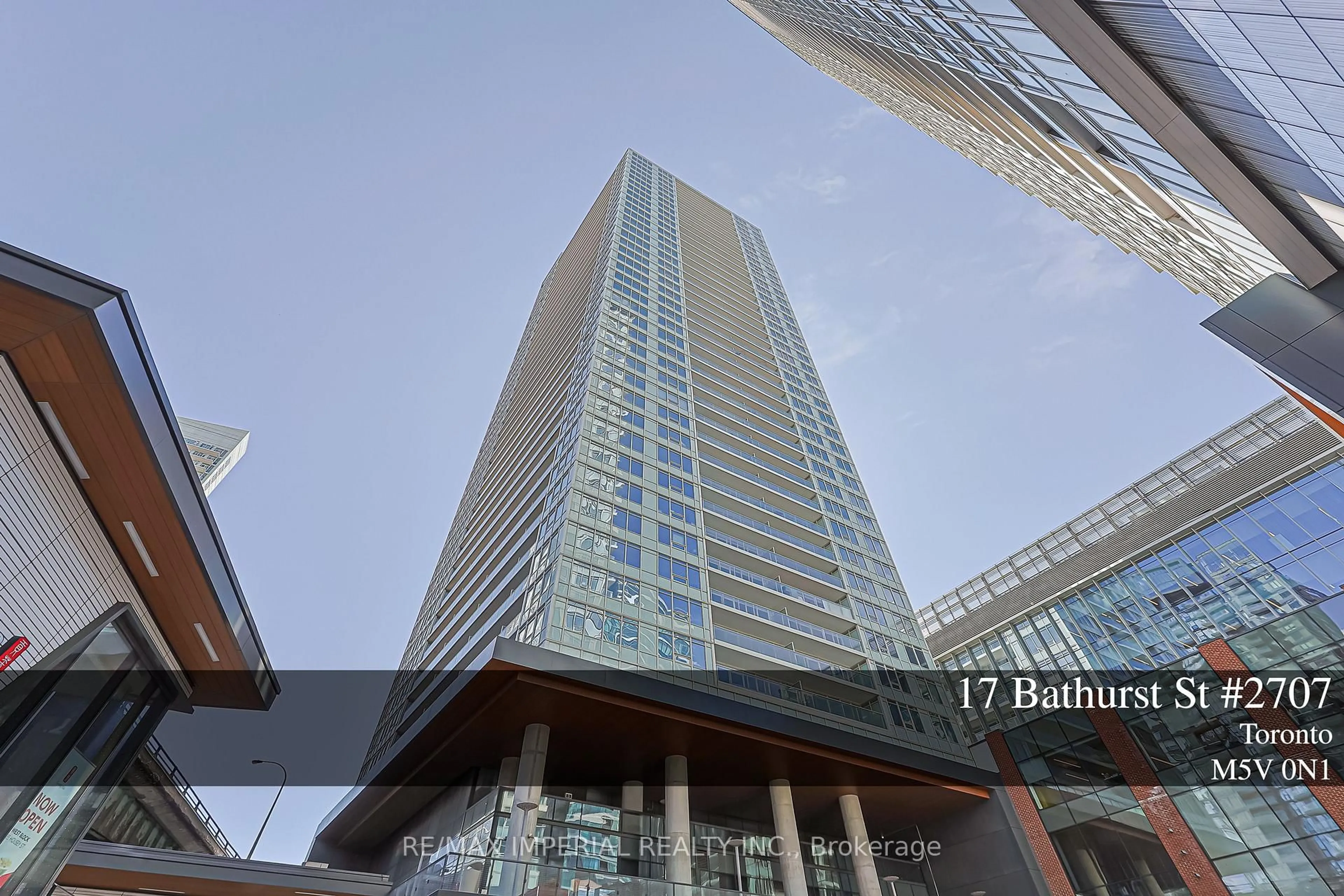 Indoor foyer for 17 Bathurst St #2707, Toronto Ontario M5V 0N1