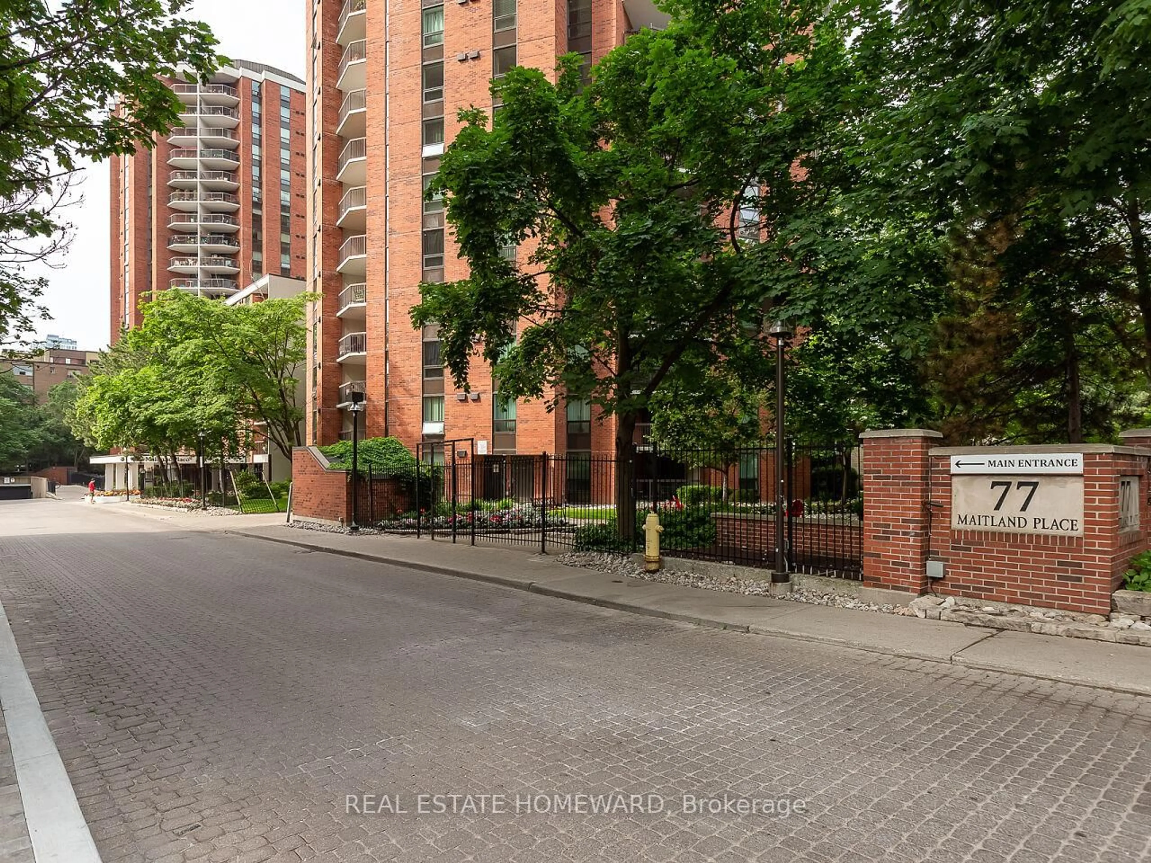 A pic from outside/outdoor area/front of a property/back of a property/a pic from drone, city buildings view from balcony for 77 Maitland Pl #623, Toronto Ontario M4Y 2V6
