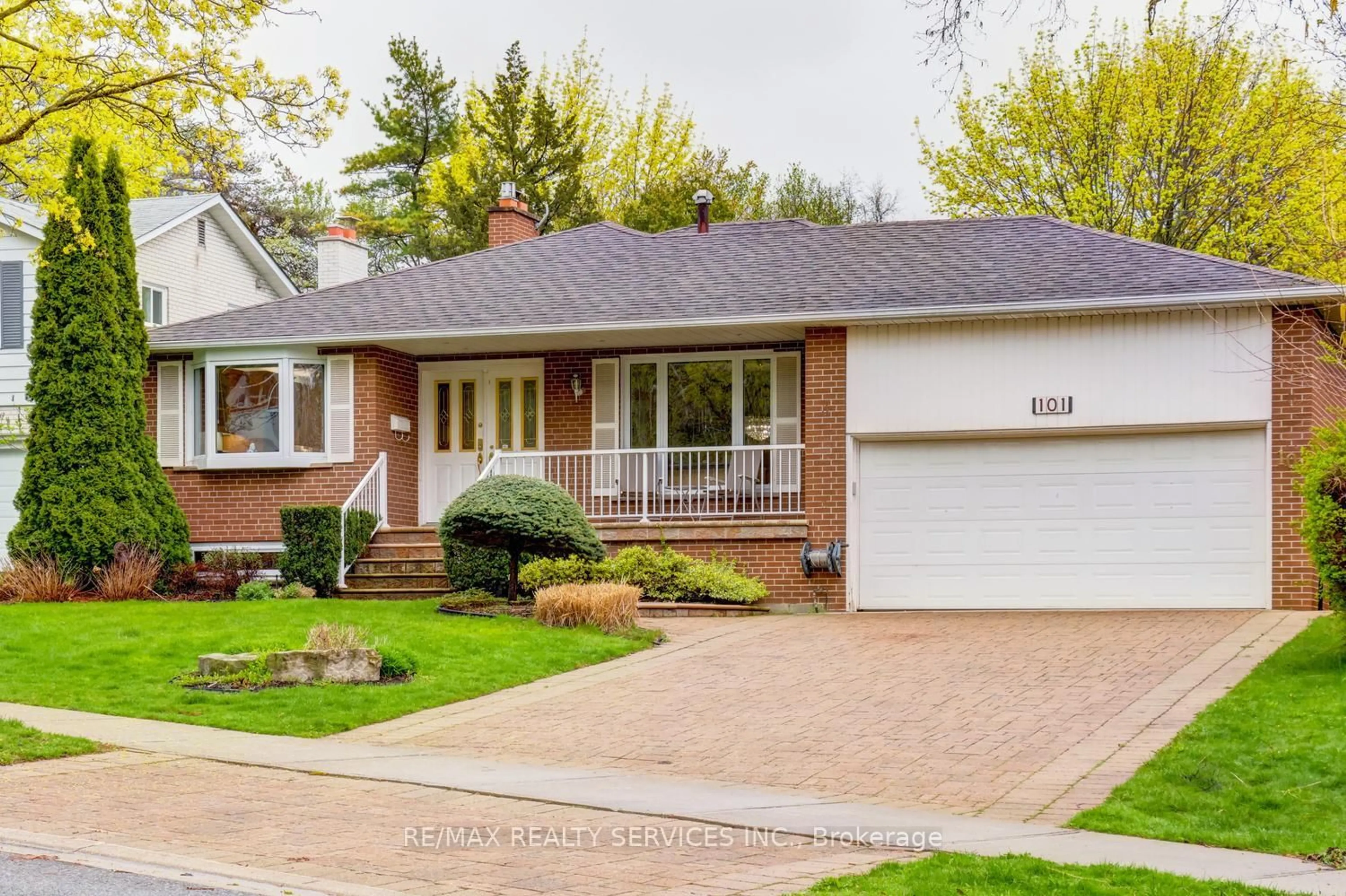 Home with brick exterior material, street for 101 George Henry Blvd, Toronto Ontario M2J 1G1